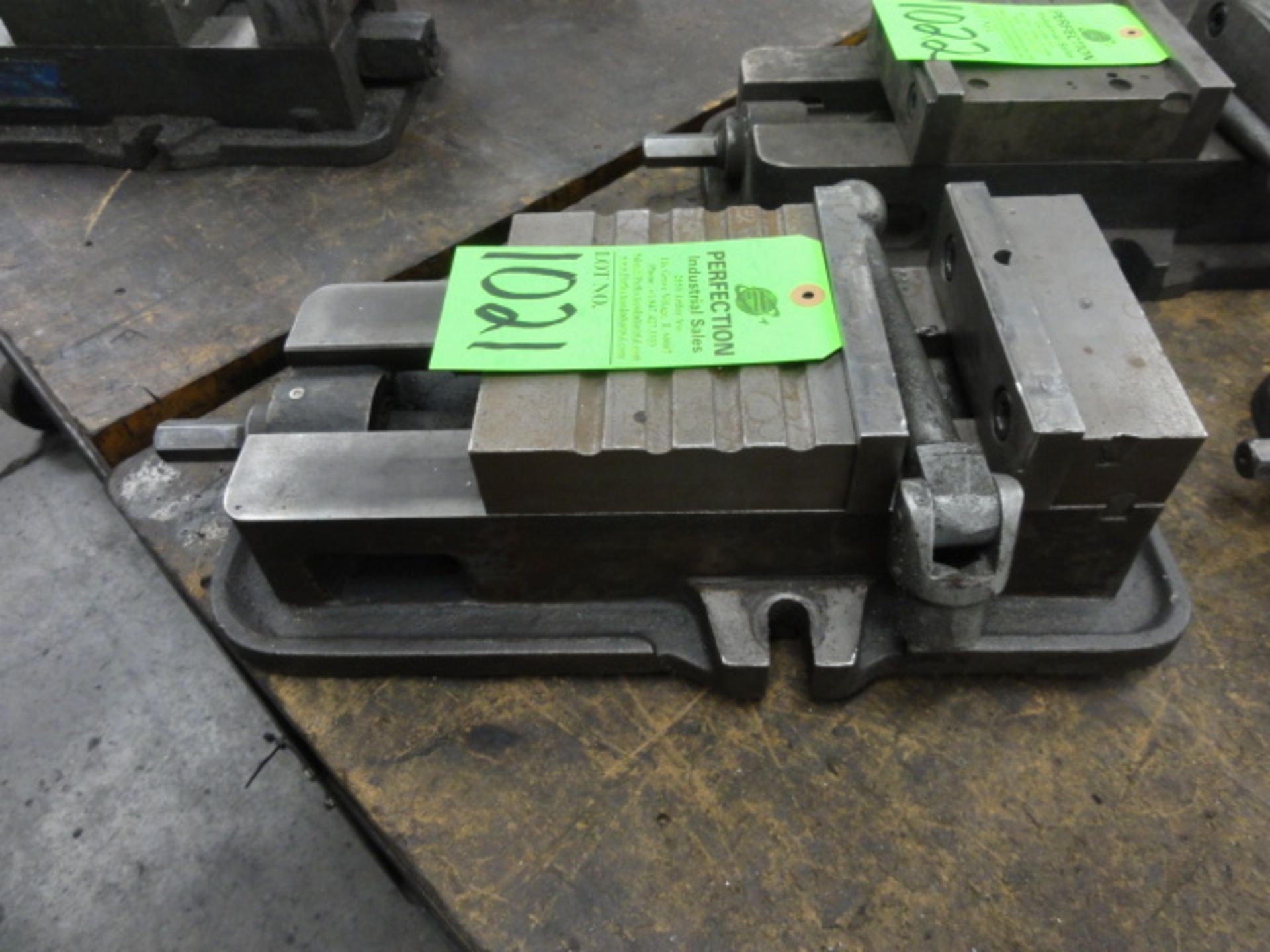 DoAll 6" Machinist Vise, Located in Plastics Building, (Location: Logan)