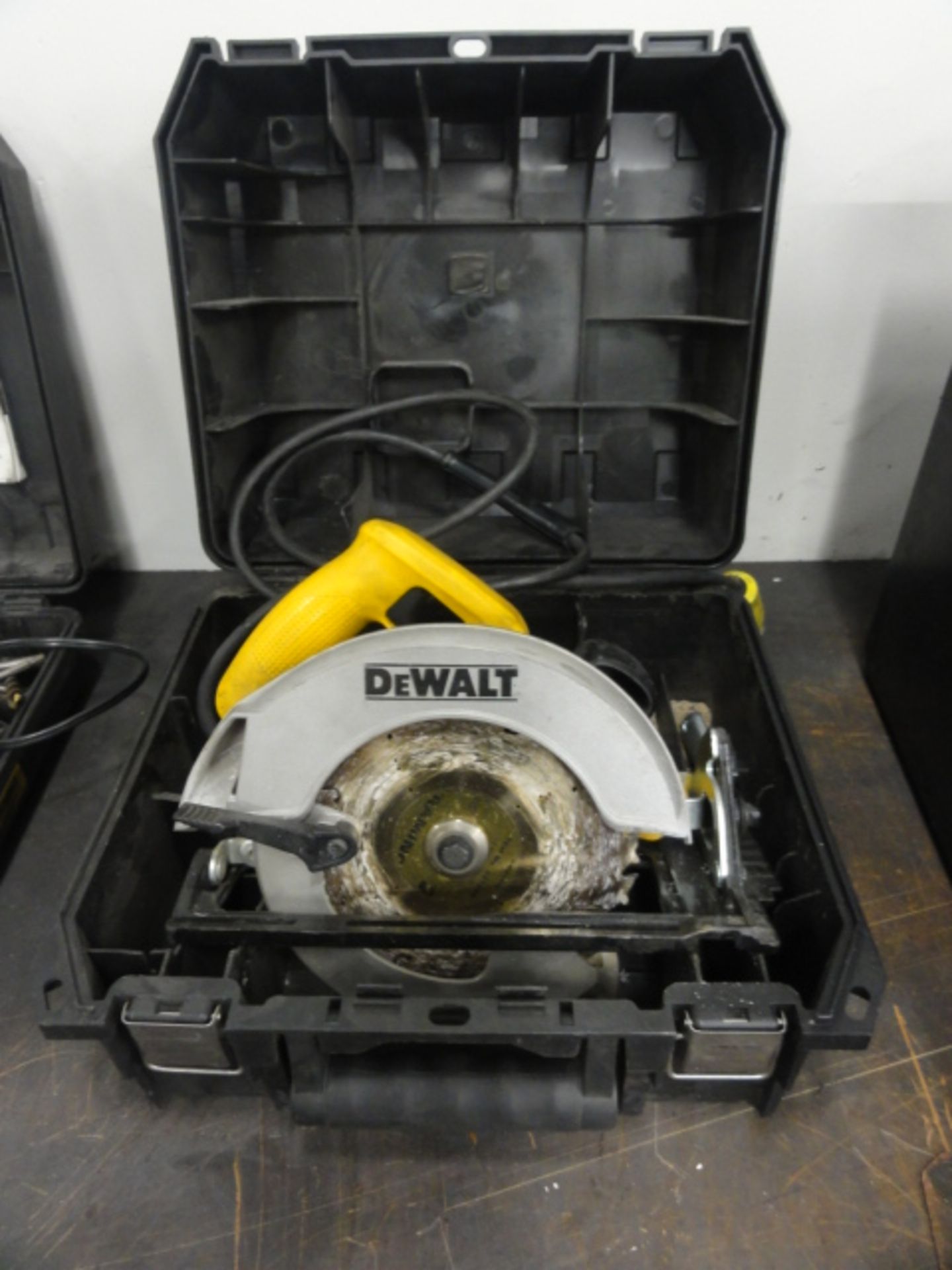 DeWalt Model DW369 7-1/4' Electric Circular Saw, Located in Plastics Building, (Location: Logan)