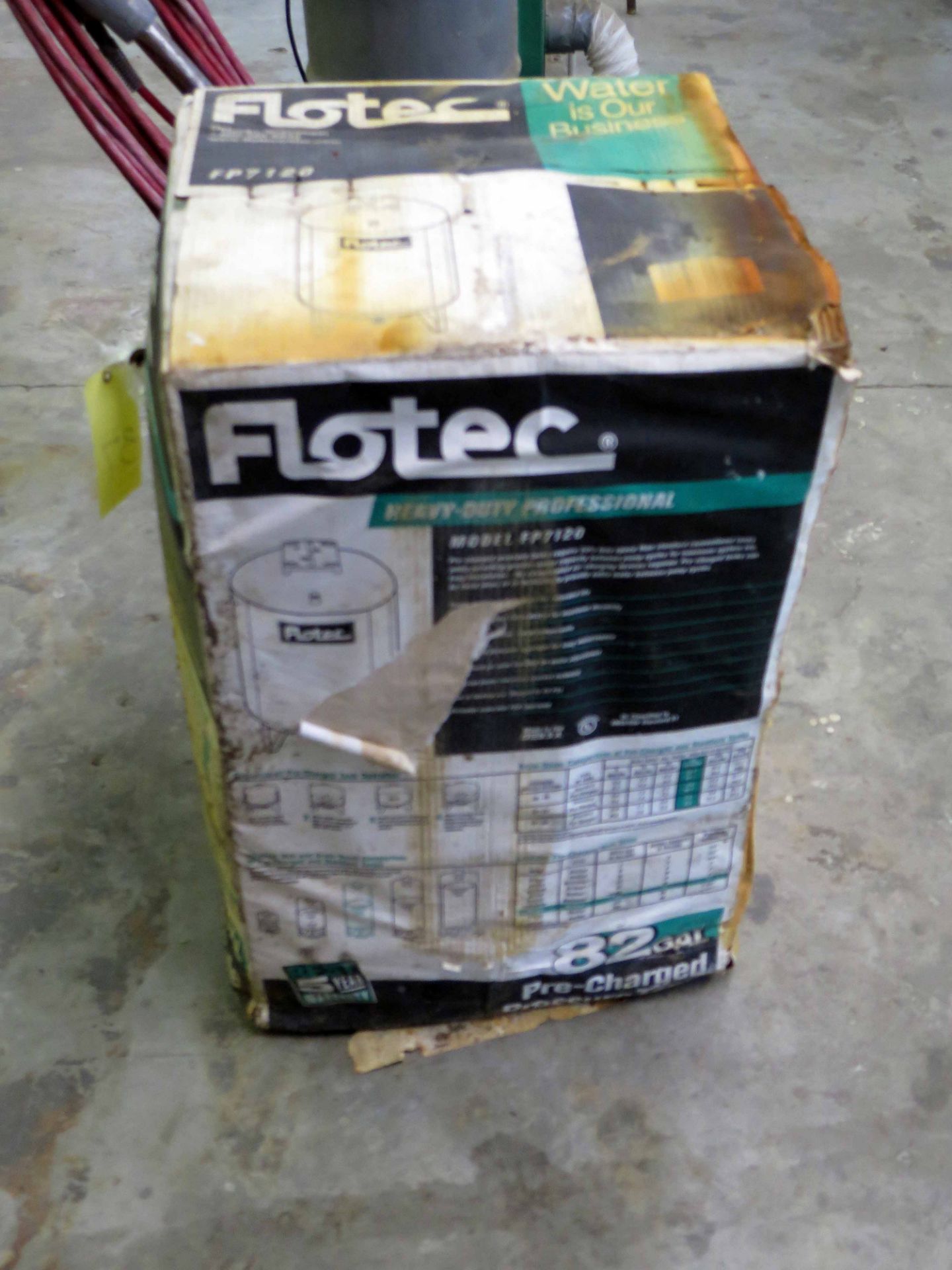 PRESSURIZED WATER TANK, FLOTEC MDL. FP7120, H.D. (new in box)