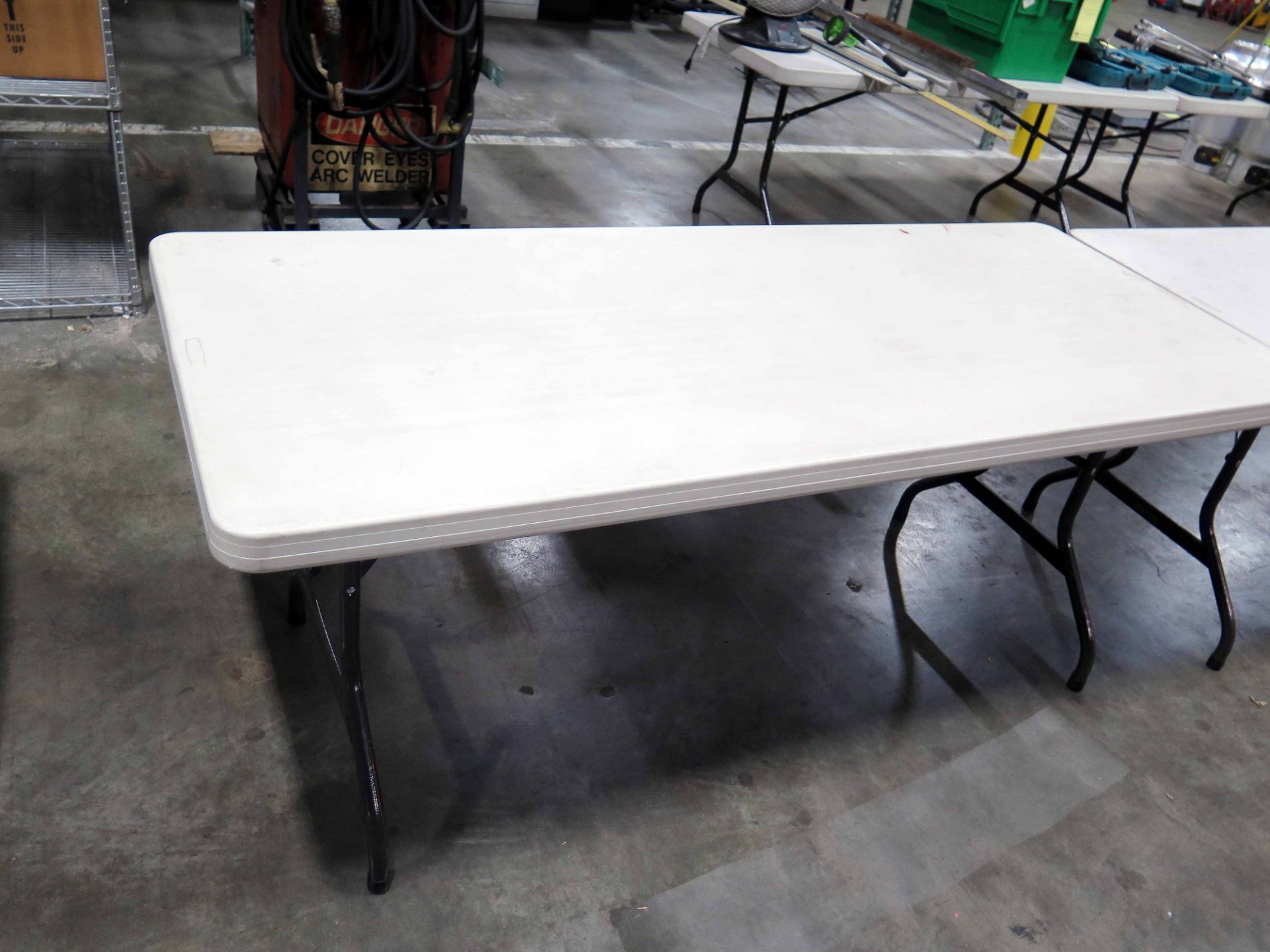 PLASTIC FOLDING TABLE