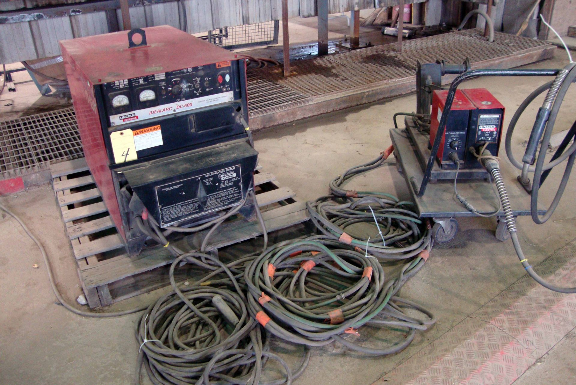 MIG WELDER, LINCOLN MDL. DC600,600 amps @ 44 v., 100% duty cycle, Lincoln Mdl. LN7 wire feeder,