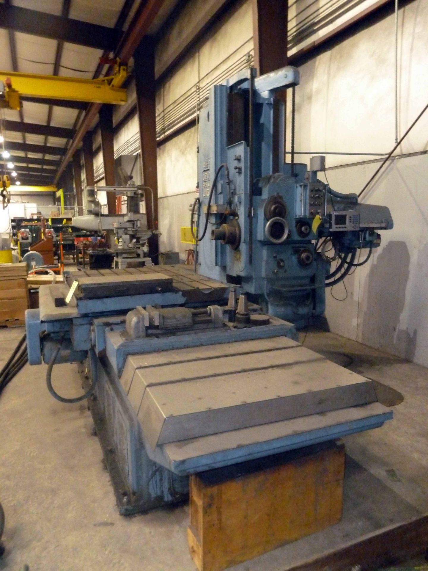 HORIZONTAL JIG MILL, DEVLIEG SPIRAMATIC MDL. 4H-60, 40" x 60" T-slotted table, 4" spdl., 48" vert. - Image 3 of 3