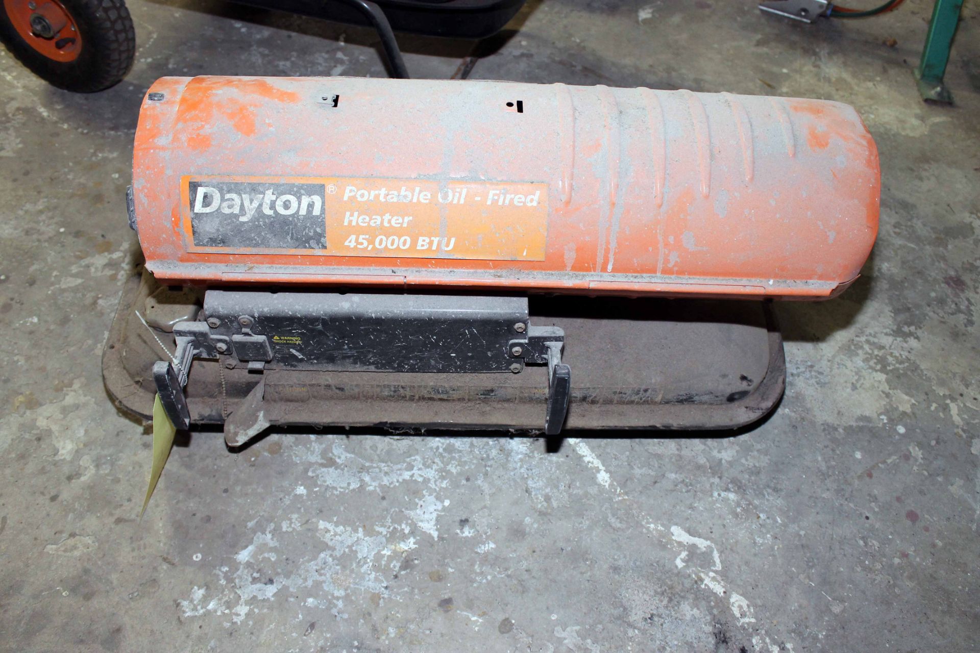 PORTABLE KEROSENE HEATER, DAYTON, 45,000 BTU