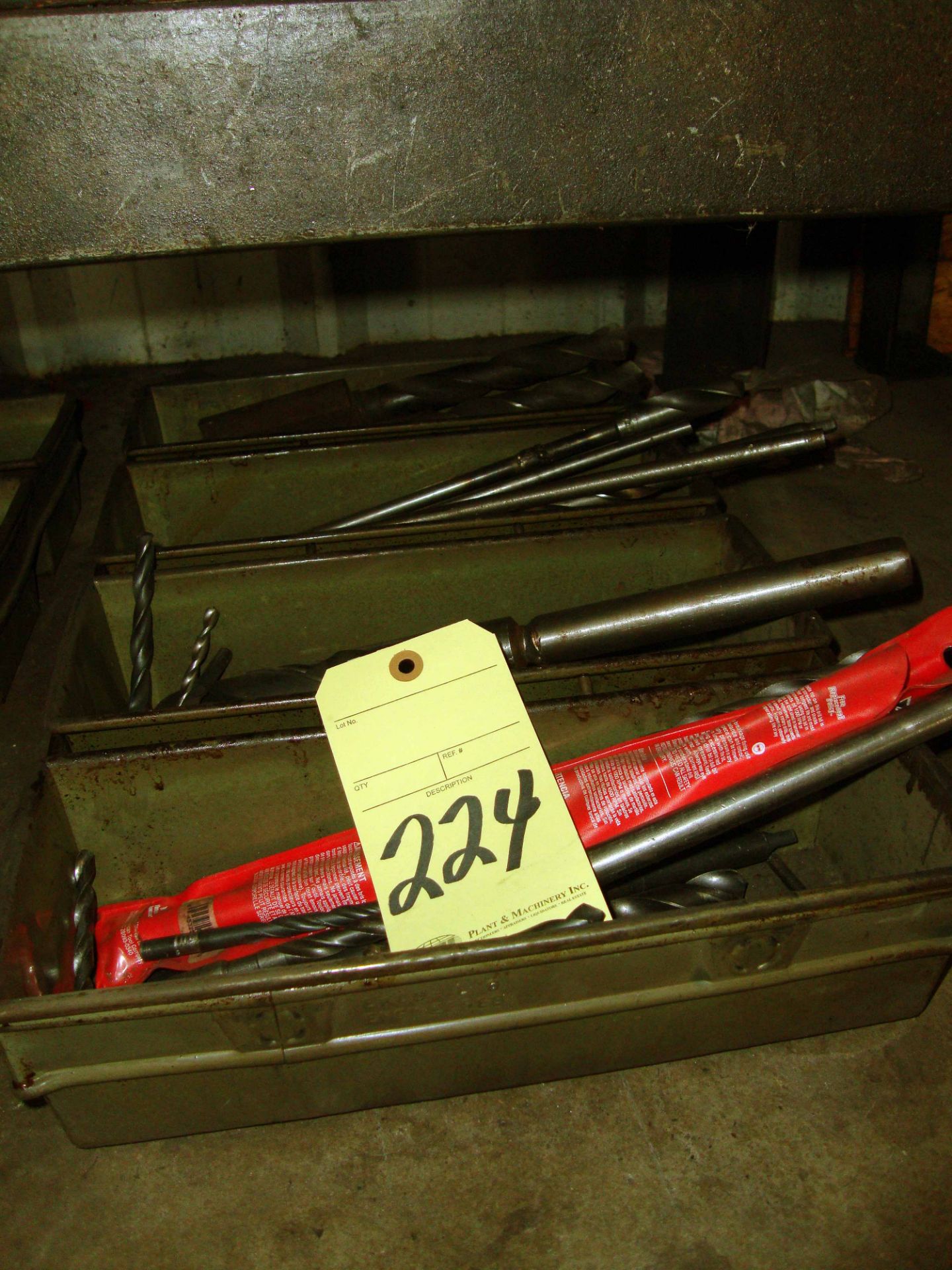 LOT OF HIGH SPEED DRILLS (in four pans)  (located under bench)