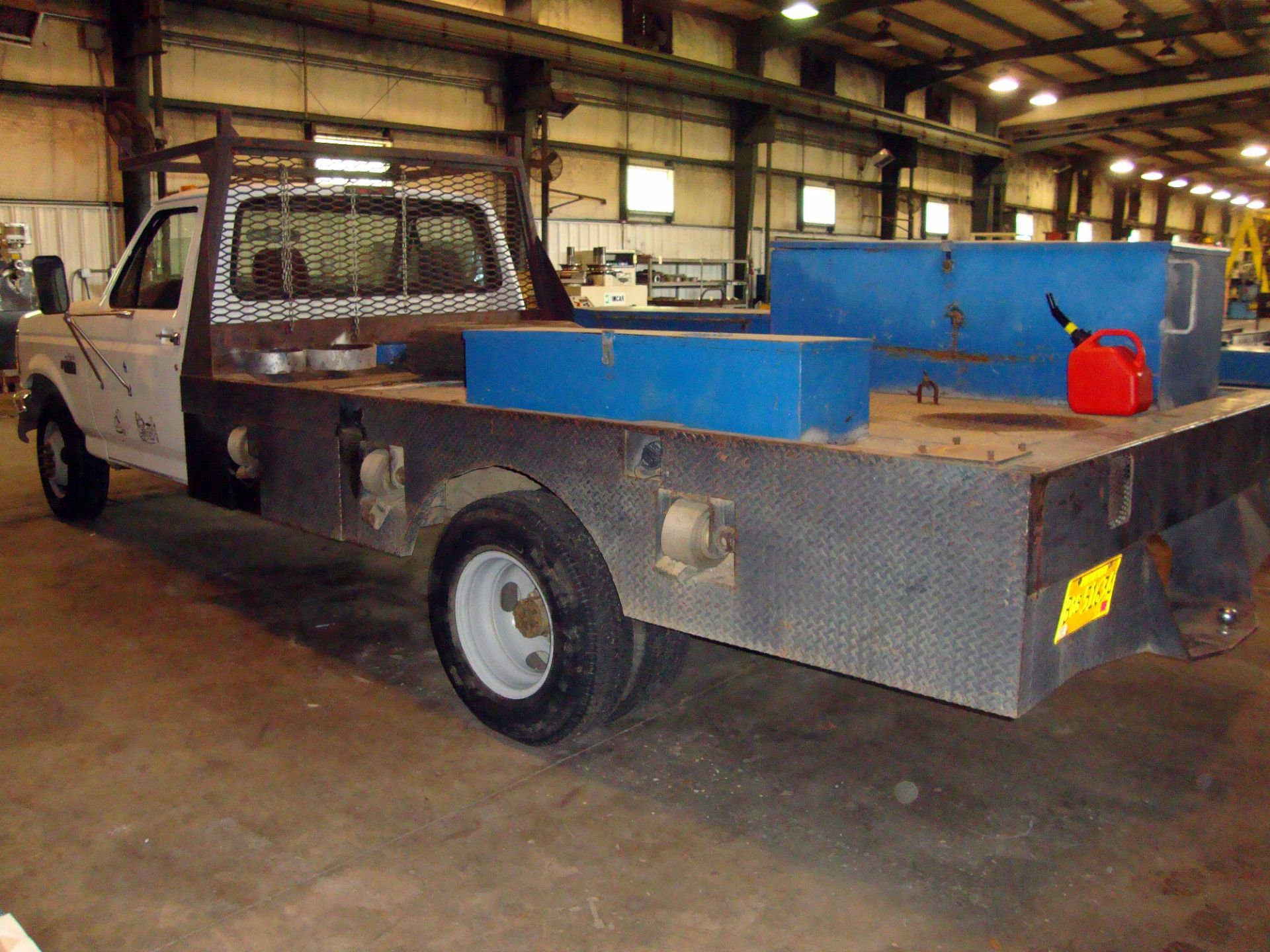FLATBED TRUCK, 1994 FORD MDL. F350XL, 4-spd. manual trans. w/overdrive, gasoline engine, 84"W. x - Image 3 of 3