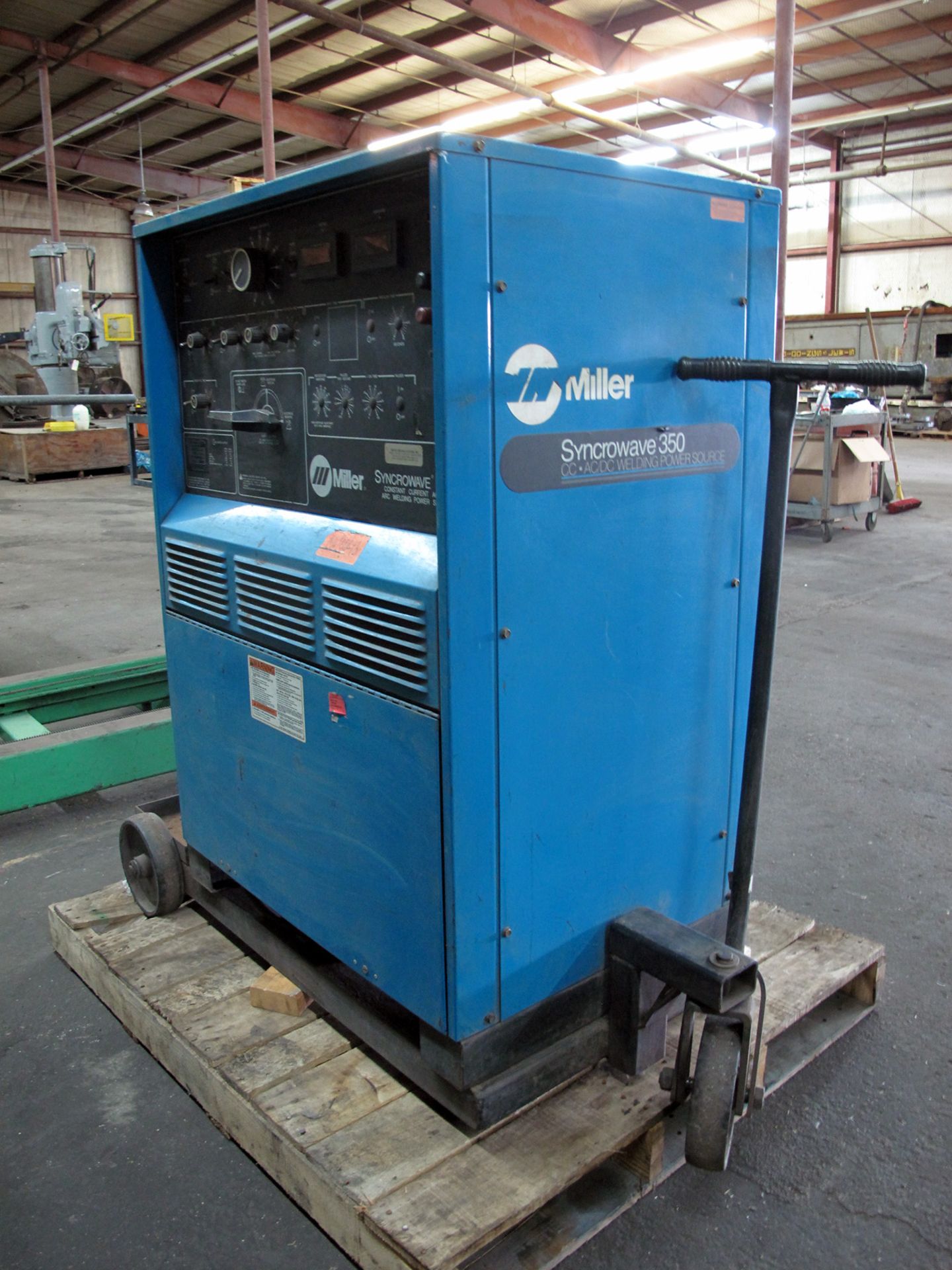 WELDING MACHINE, MILLER SYNCROWAVE 350, 350 amps @ 34 v. (40% duty cycle), 300 amps @ 32 v. (60% - Image 6 of 7