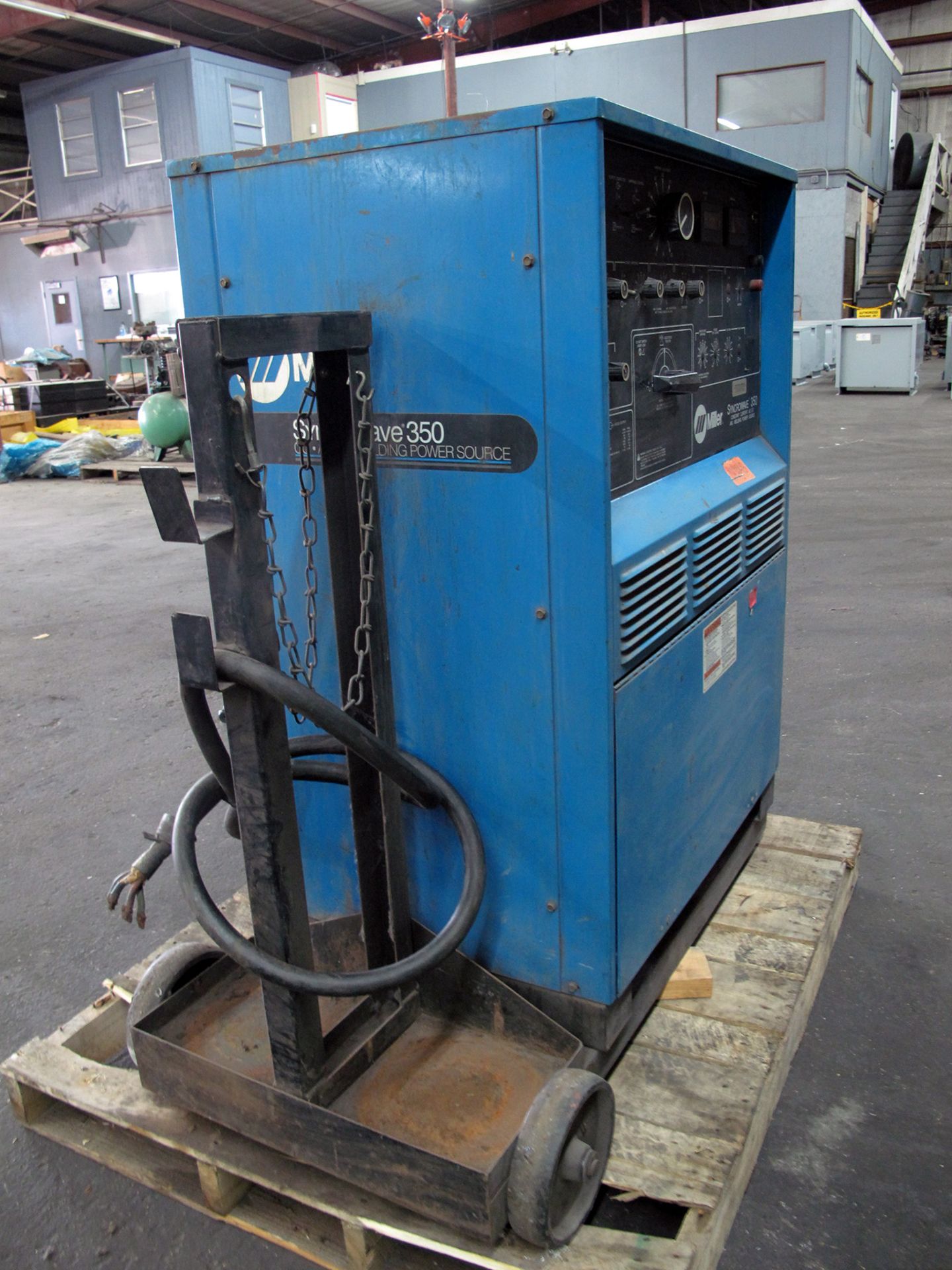 WELDING MACHINE, MILLER SYNCROWAVE 350, 350 amps @ 34 v. (40% duty cycle), 300 amps @ 32 v. (60% - Image 3 of 7