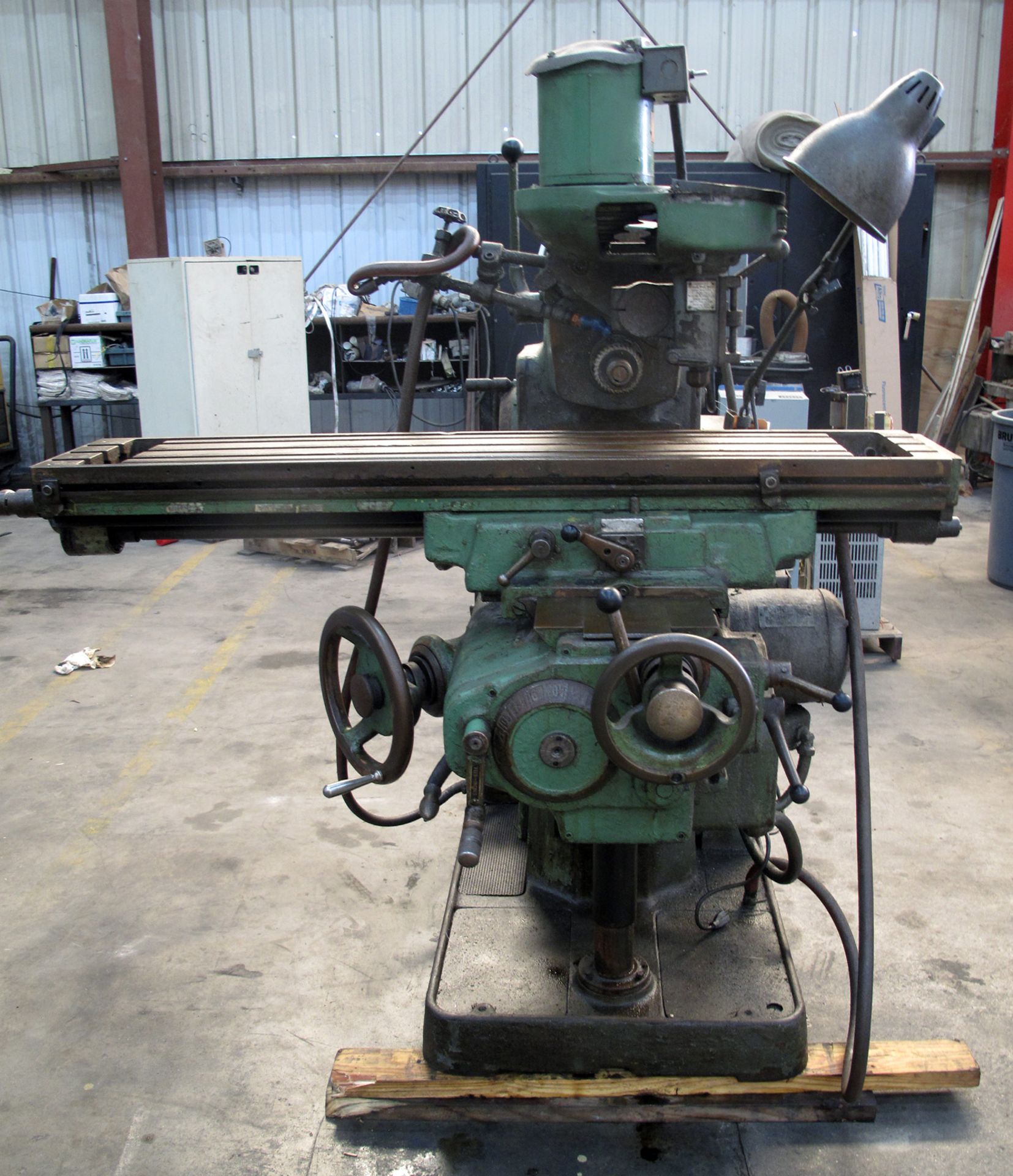 PLAIN HORIZONTAL MILL, BROWN & SHARPE NO. 2 MANUAL TYPE, 7-1/2â€ x 40-1/4â€ table working surface,