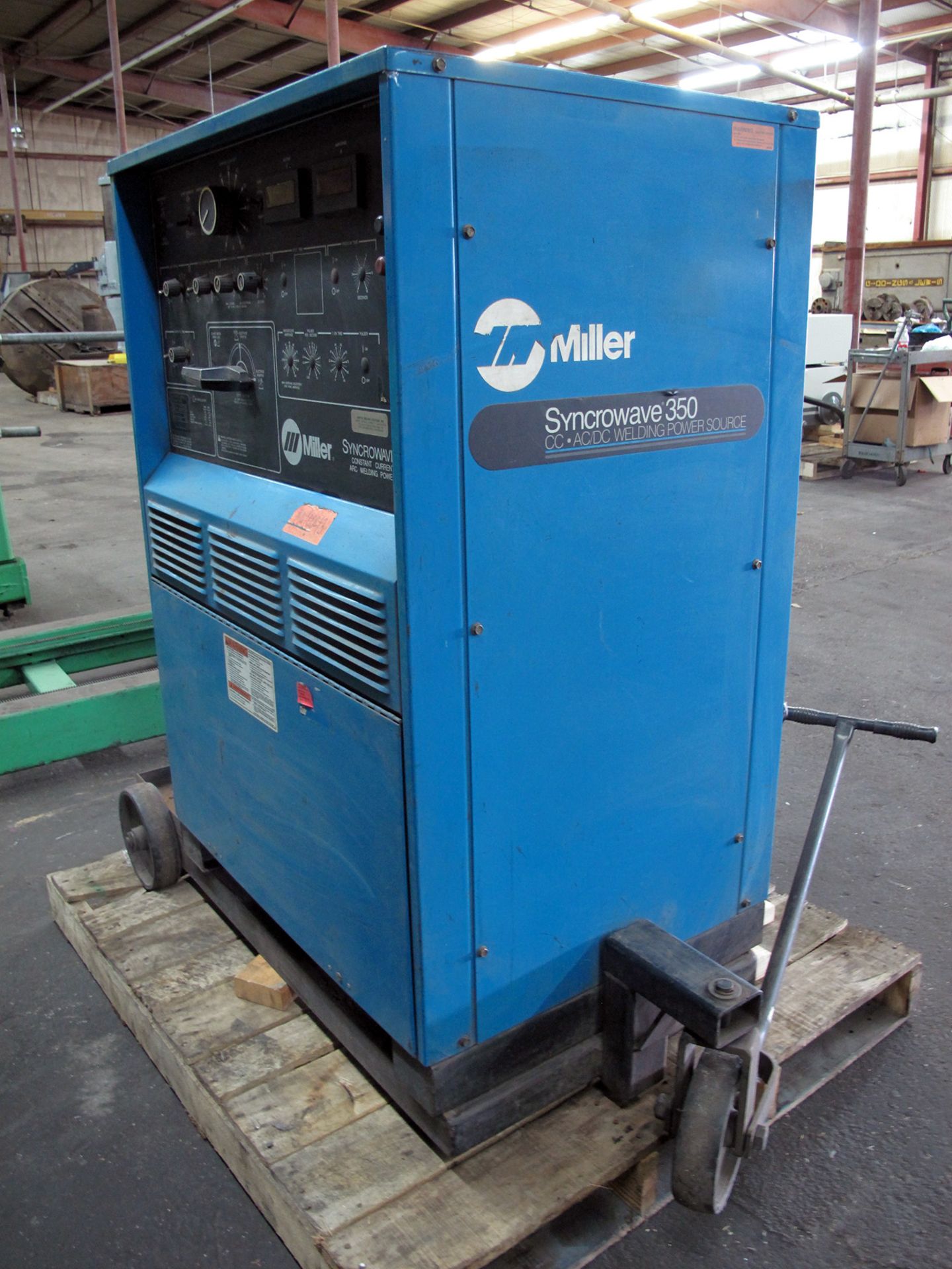 WELDING MACHINE, MILLER SYNCROWAVE 350, 350 amps @ 34 v. (40% duty cycle), 300 amps @ 32 v. (60% - Image 2 of 7