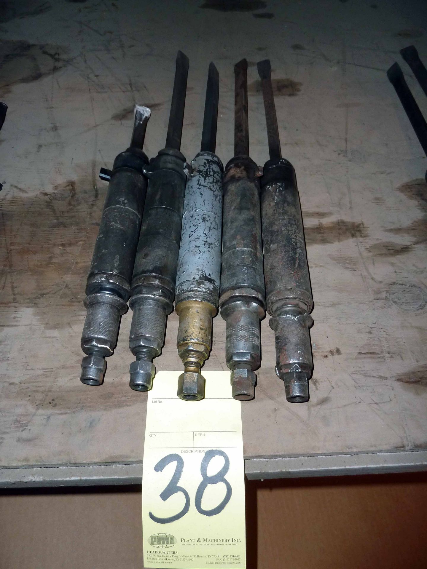 LOT OF PNEUMATIC CHISEL SCALERS