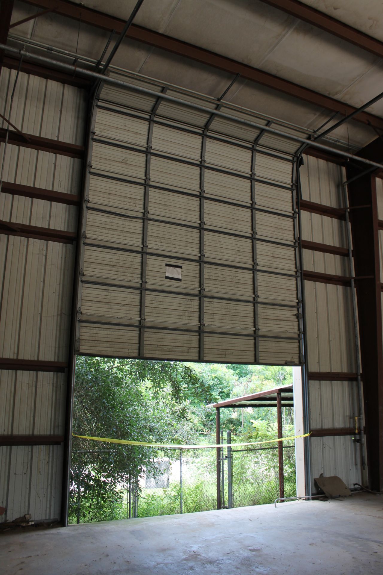 METAL BUILDING, BOLT TOGETHER CONSTRUCTION, 275'L. x 80'W. x 26' center ht., 24' eave ht., (7) - Image 4 of 5