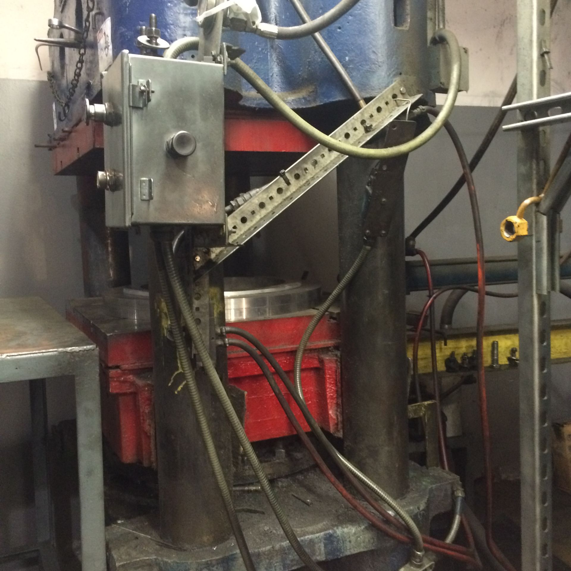 4-POST HYDRAULIC PRESS, FEMCO 250 TON CAP, no visible I.D. plate, UNDER POWER, S/N N.A.   ( - Image 2 of 2