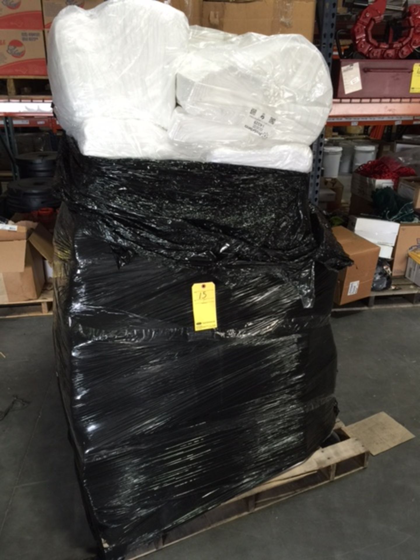 LOT OF ABSORBENT PADS, 15" x 18"  LOCATED IN HOUSTON, TX