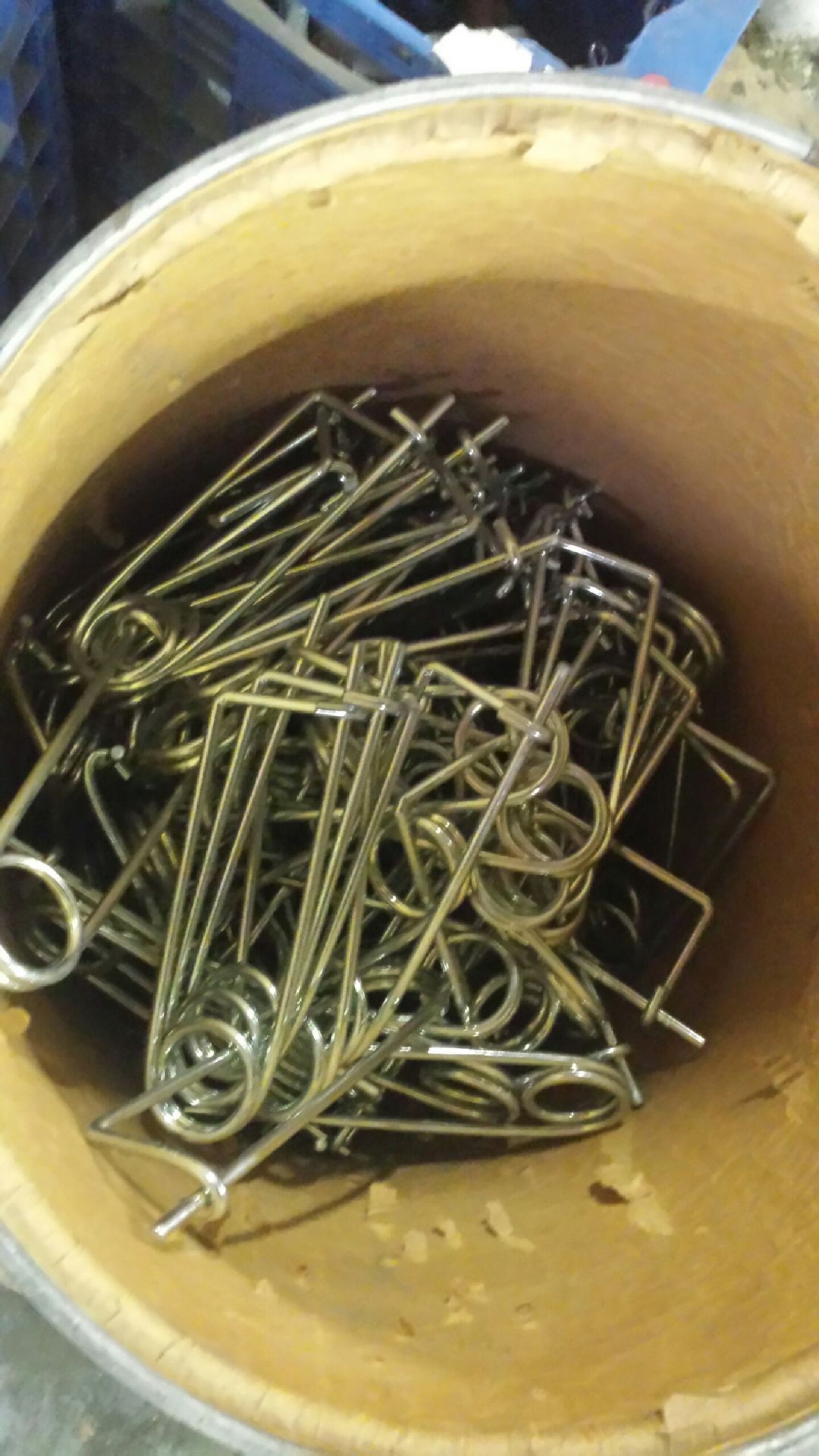 LOT CONSISTING OF 3/8 - 1-1/2 SAFETY BOLTS & DIAPER PINS (small, medium & large) LOCATED IN - Image 2 of 2