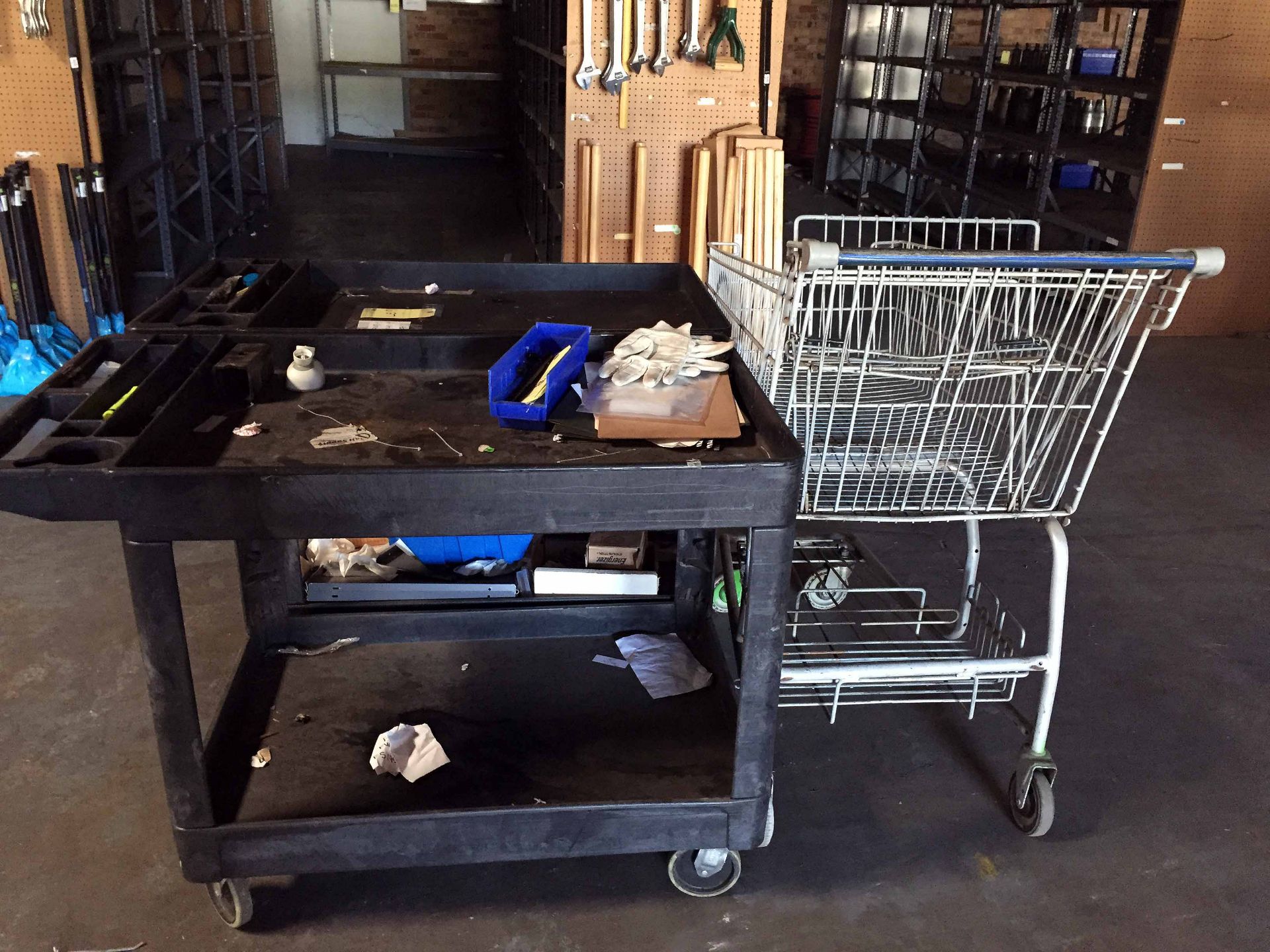 LOT CONSISTING OF UTILITY CARTS (2) & GROCERY BUGGY LOCATED IN LONGVIEW, TX - Image 2 of 2