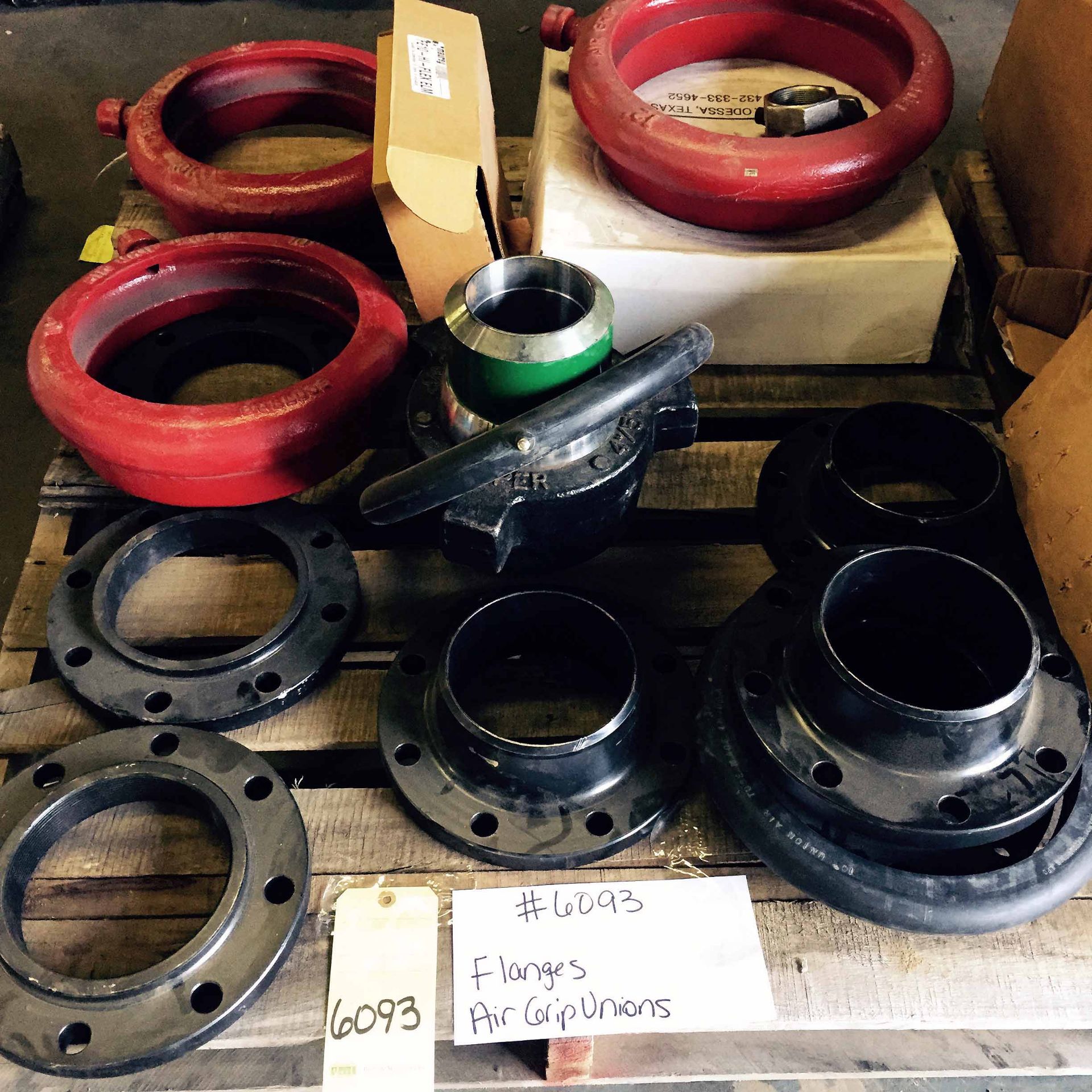 LOT OF FLANGES & AIR GRIP UNIONS LOCATED IN LONGVIEW, TX