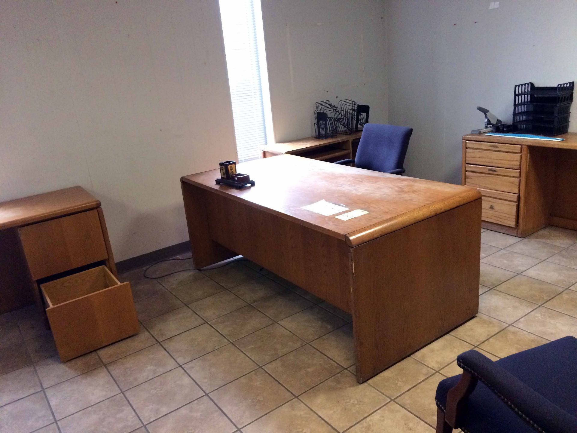 LOT OF OFFICE FURNITURE: desk w/leaf, chairs (3), bookcase, office supplies LOCATED IN LONGVIEW, TX