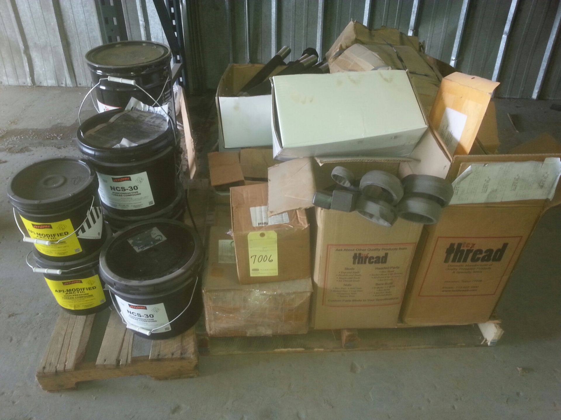 LOT CONSISTING OF PIPE COMPOUND (7 buckets), HAMMER WRENCHES (7) & STUD SET for modules LOCATED IN