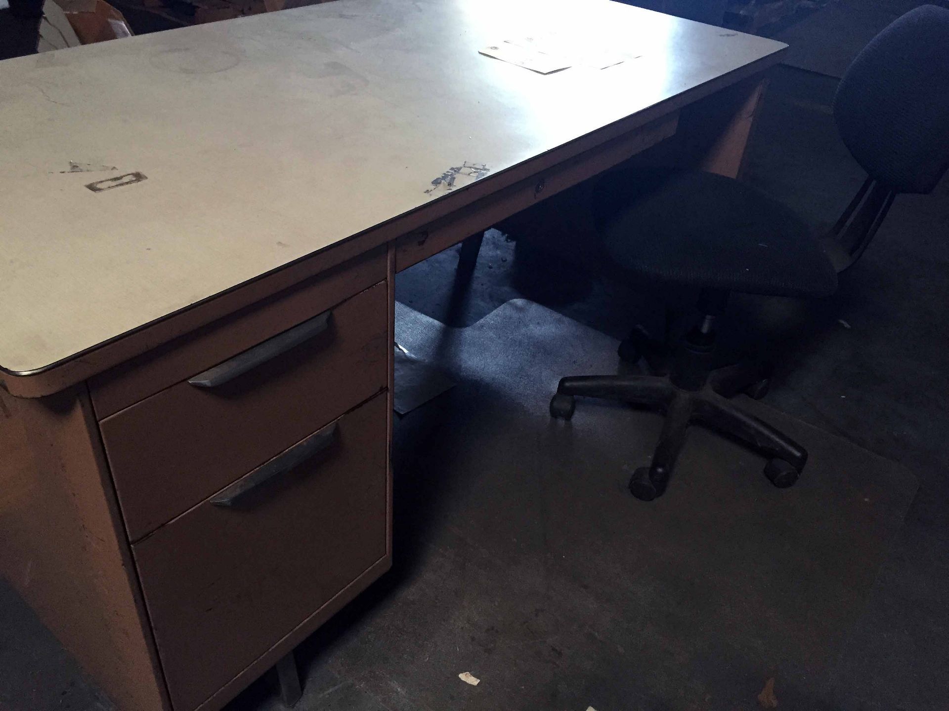 LOT OF OFFICE FURNITURE: metal desk, chair & hard mat LOCATED IN LONGVIEW, TX - Image 2 of 2