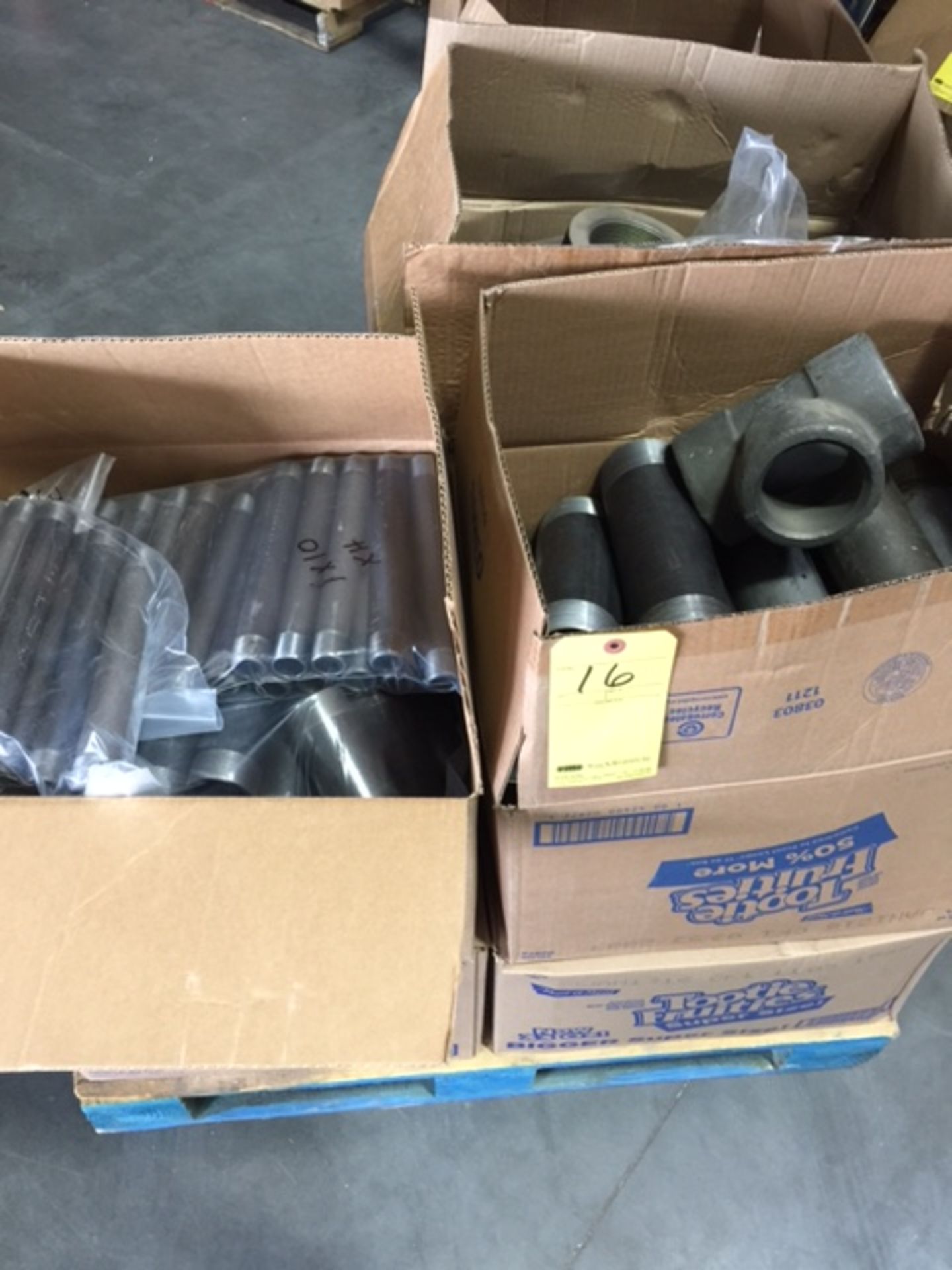 LOT OF PIPE FITTINGS, assorted  LOCATED IN HOUSTON, TX