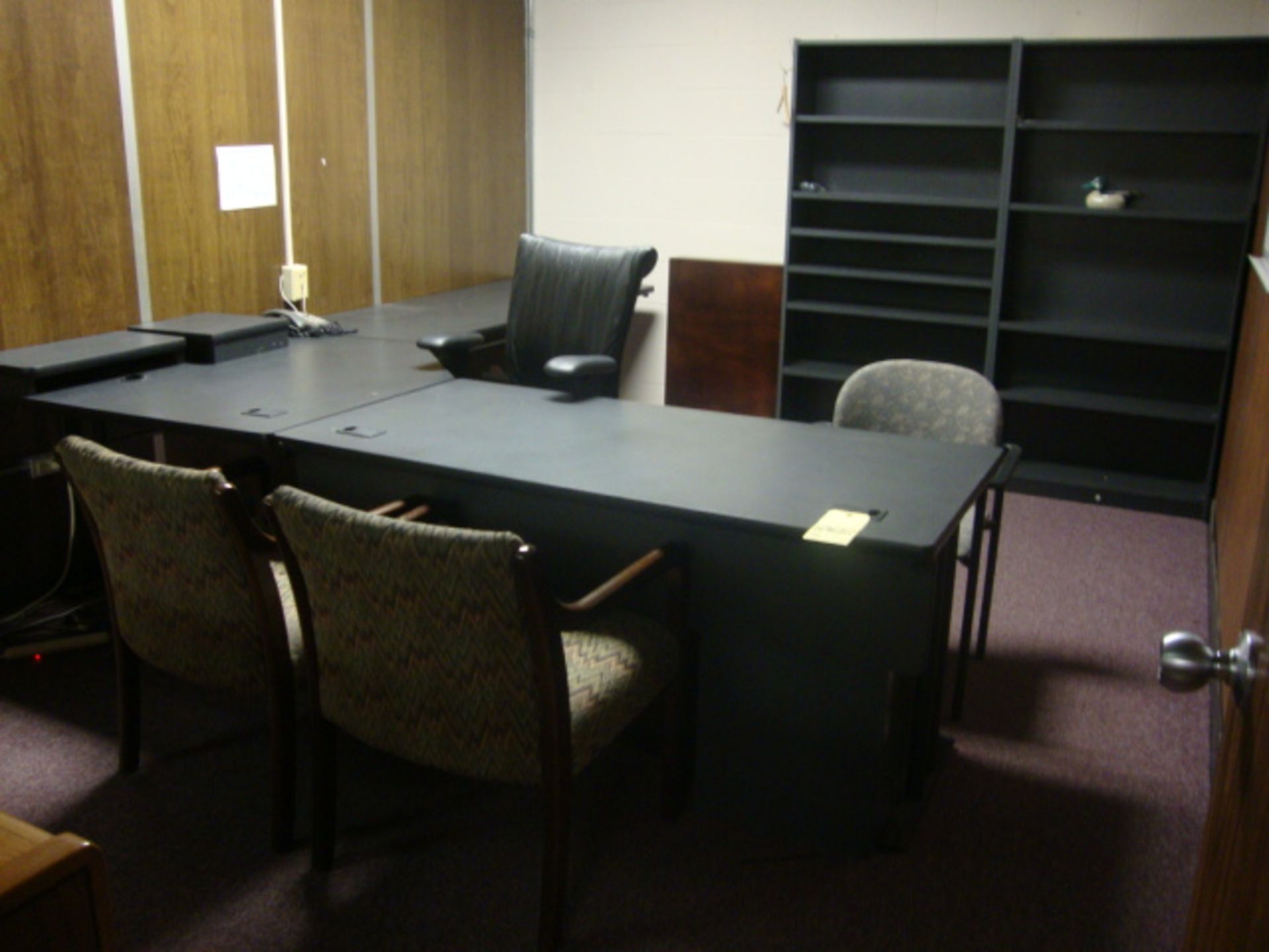 LOT OF OFFICE FURNITURE: desk, chairs, bookcase