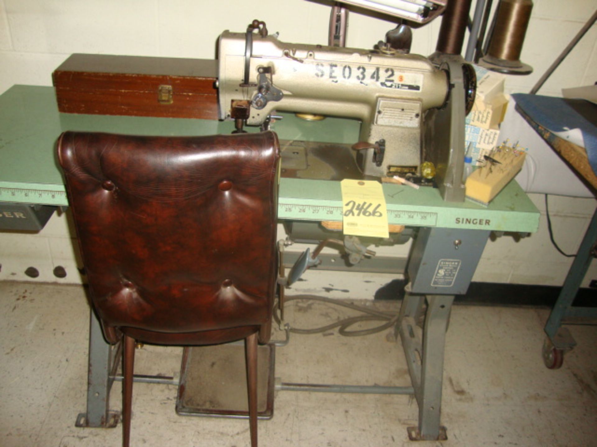 SEWING MACHINE, SINGER