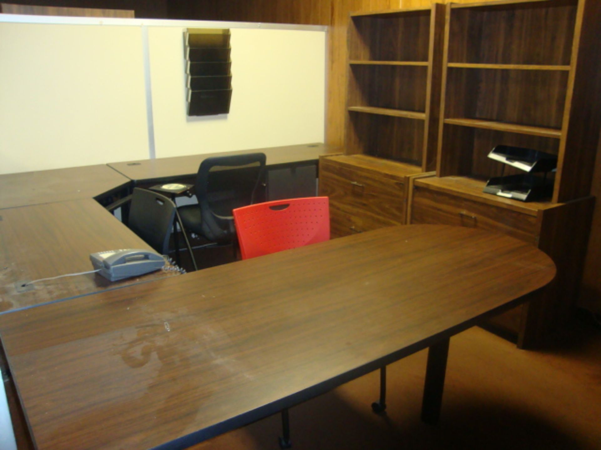 LOT OF OFFICE FURNITURE: desk, cabinets, partitions