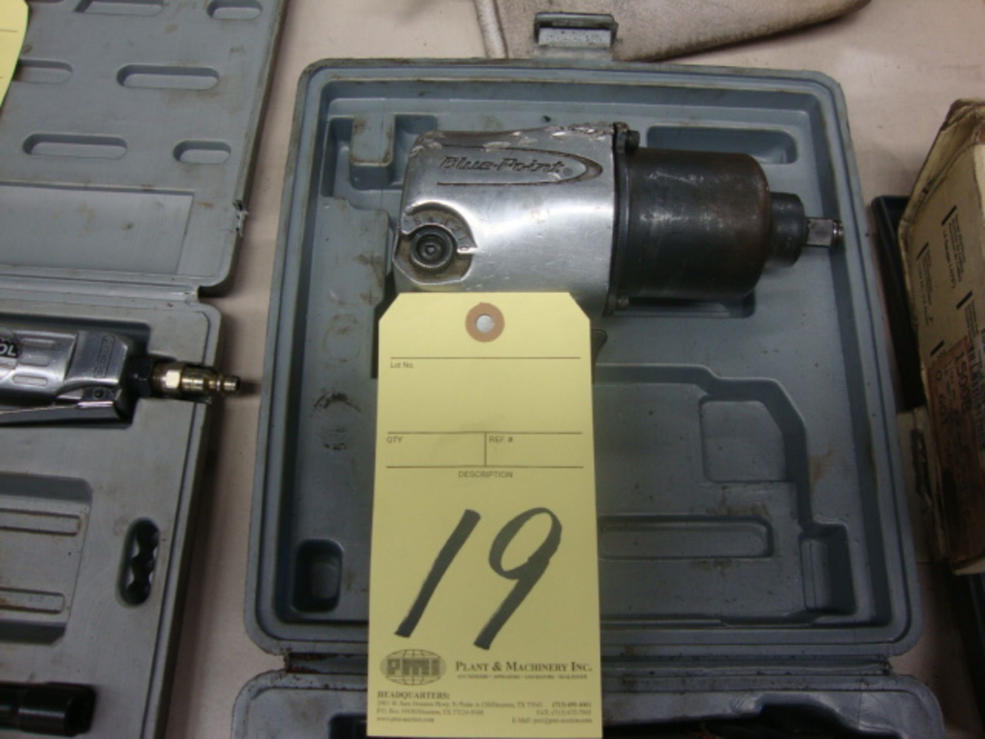 PNEUMATIC IMPACT GUN, BLUE POINT 1/2", w/sockets