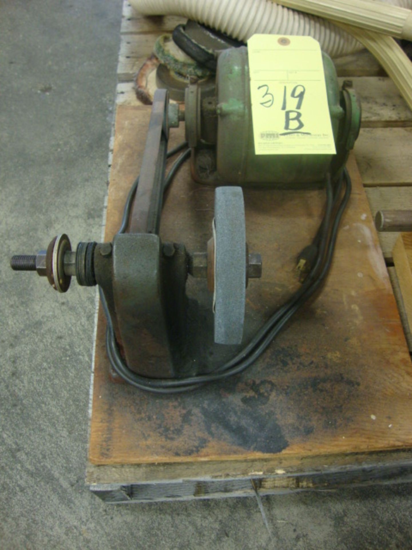 BENCH TYPE DOUBLE END GRINDER, 5"