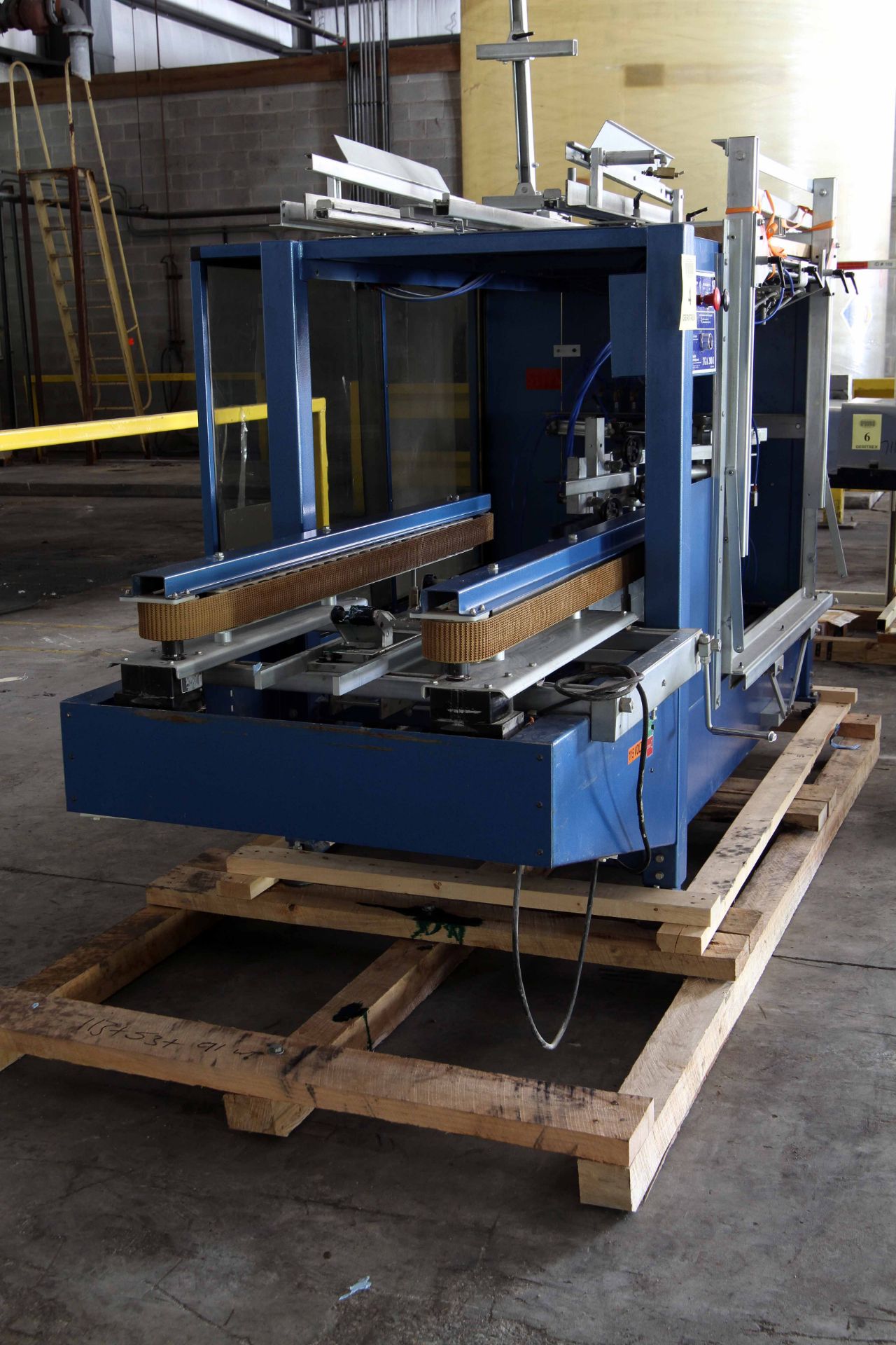 CASE ERECTOR, DURABLE PACKAGING MDL. TGA2001, 20 CPM case erector & bottom tape sealer, S/N 040497E - Image 3 of 6