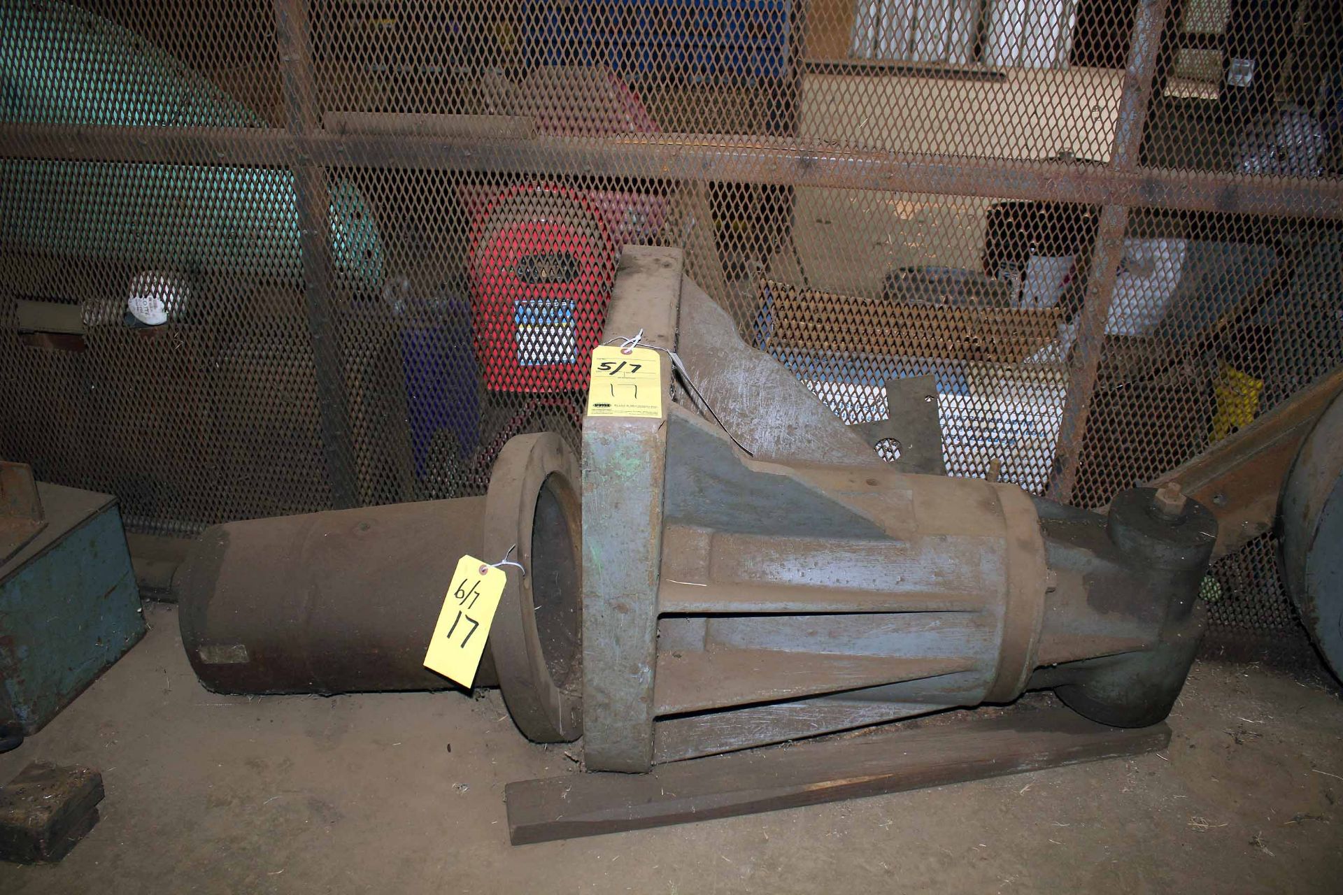 LOT OF Horozontal BORING Mill ACCESSORIES: line-up tower w/base, G & L 30" dia. facing head, - Image 6 of 7