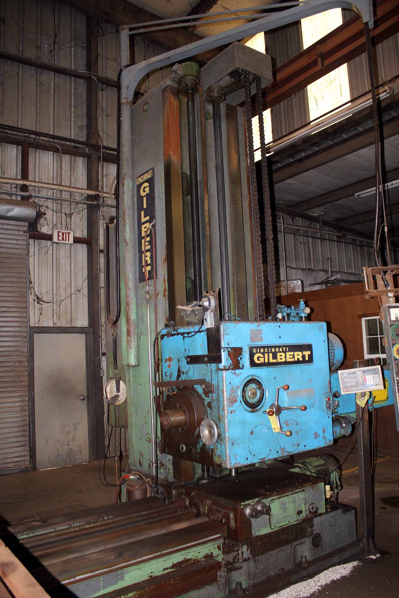 TABLE TYPE HORIZONTAL BORING MILL, CINCINNATI GILBERT 5", 60" x 120" tbl., approx. 108" long. - Image 3 of 6