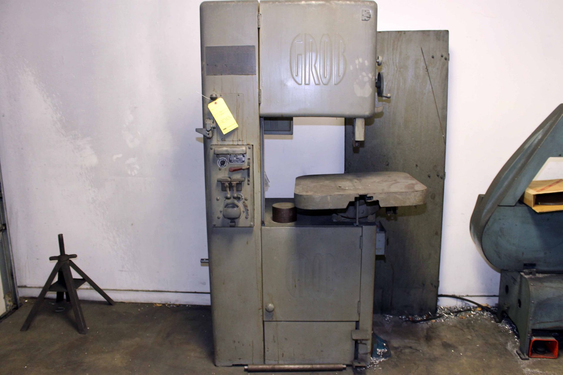 VERTICAL BANDSAW, GROB MDL. NS18, w/tilting table