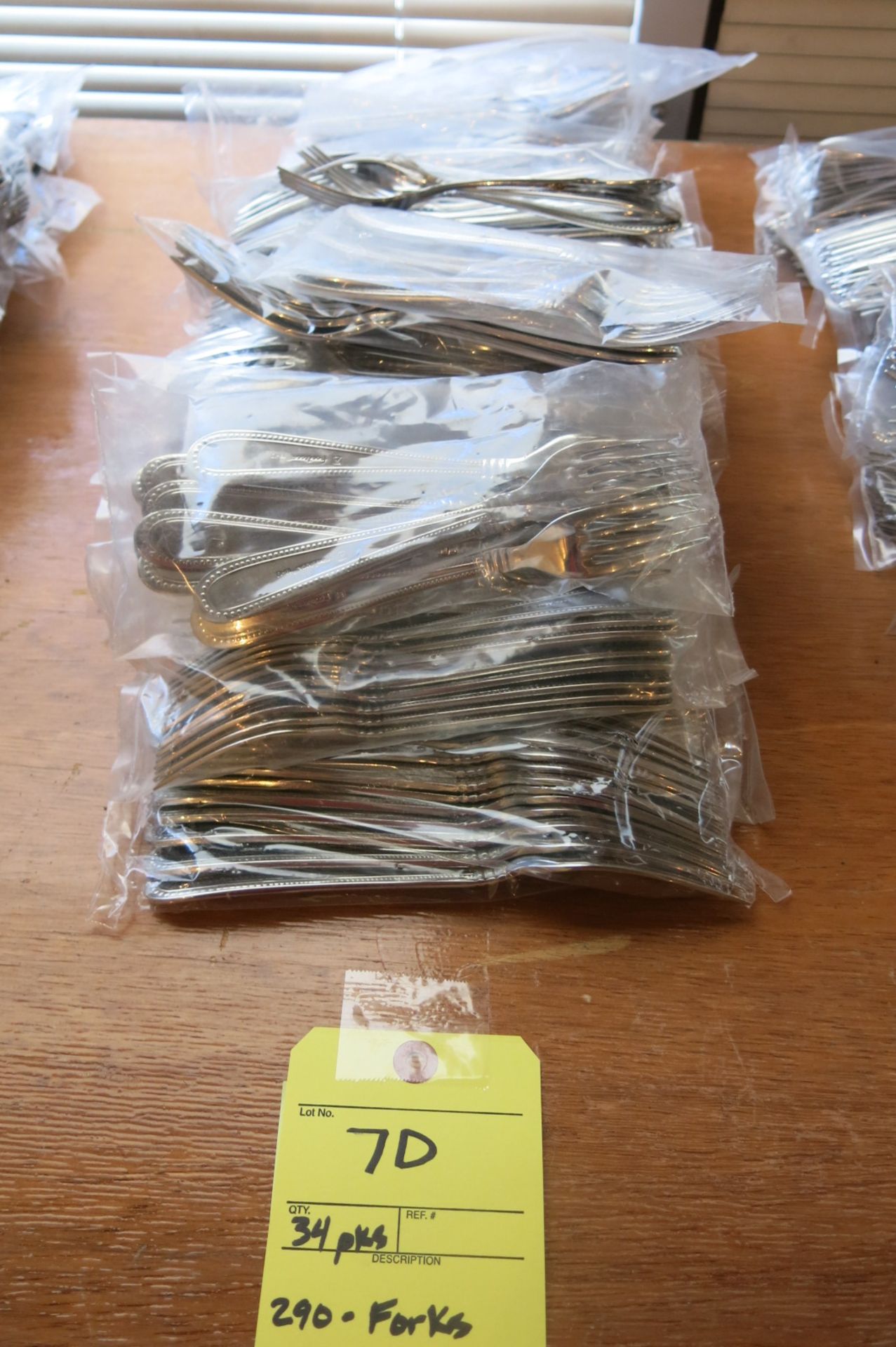 LOT OF FORKS, (290), 34 pks.