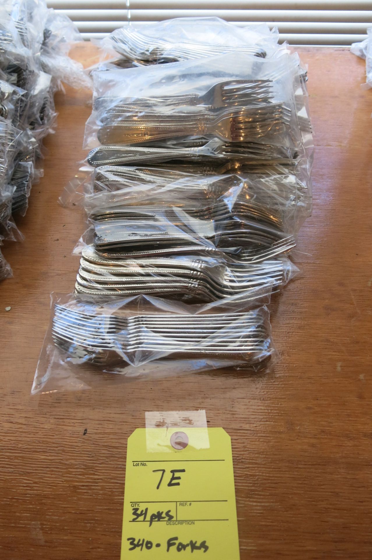 LOT OF FORKS, (340), 34 pks.