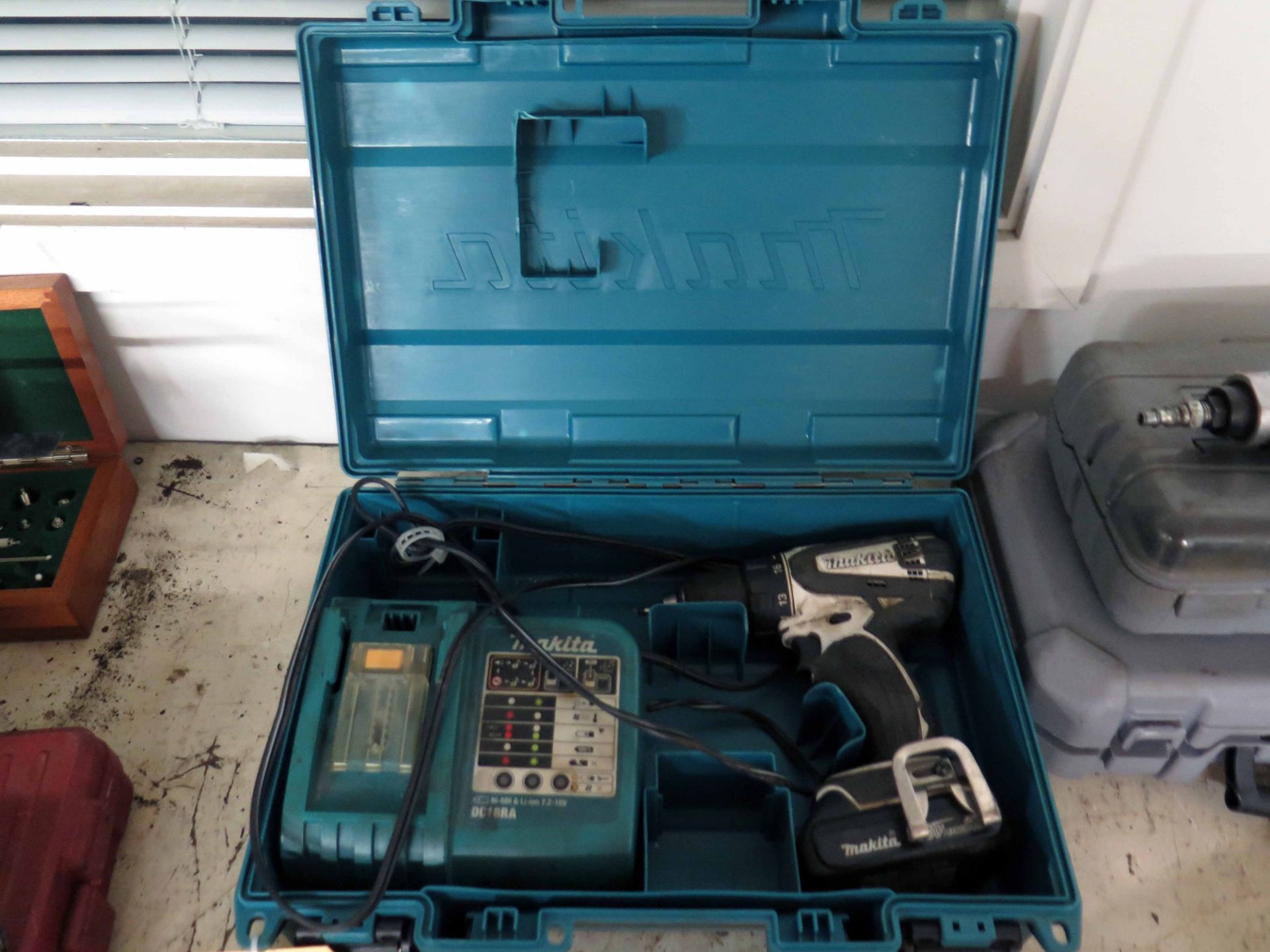 RECHARGEABLE HAND DRILL, MAKITA, w/charger & case