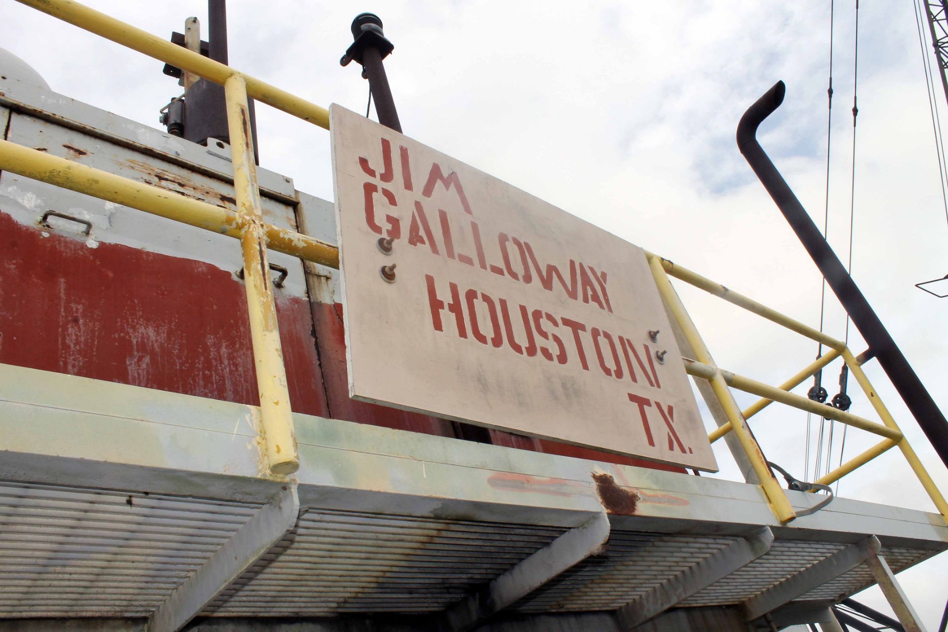 SELF PROPELLED WORK BARGE, M/V JIM GALLOWAY, built 1973, 30' W. x 87' L., 5'8" depth, steel hull, - Image 4 of 7