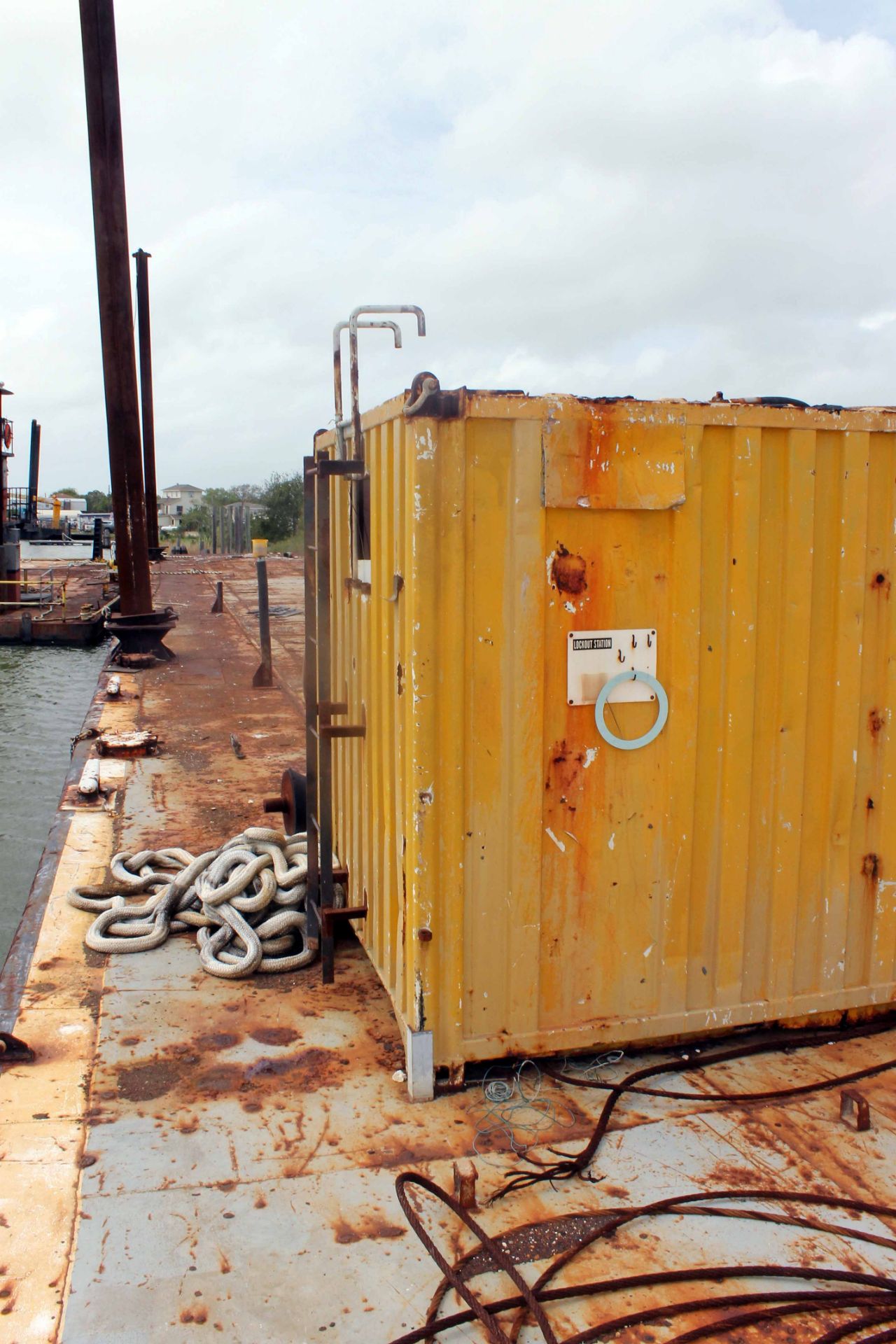 SPUD BARGE, BARGE HMS 60, built 1972, 172' length, 34' breadth, two spuds. - Image 3 of 6