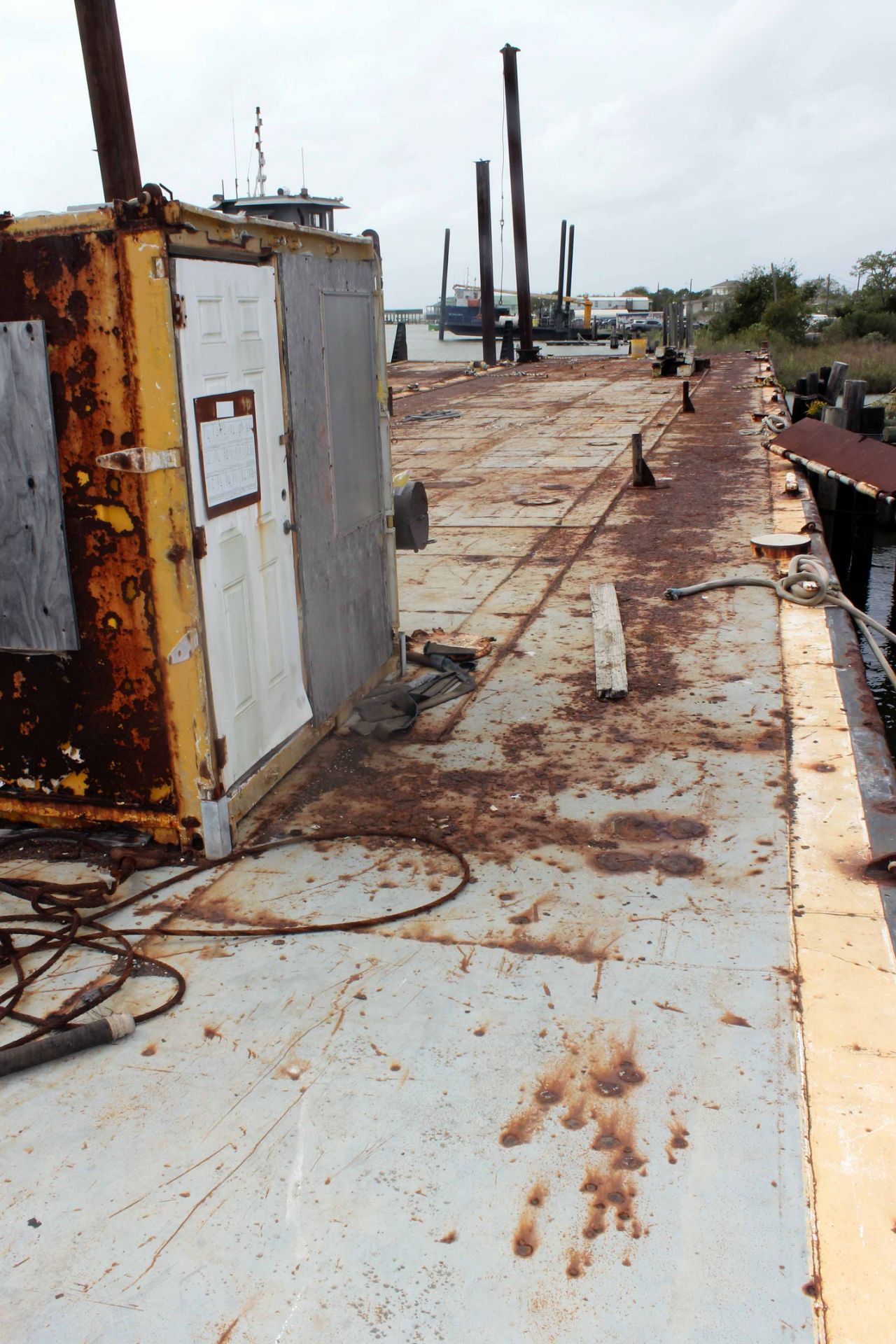 SPUD BARGE, BARGE HMS 60, built 1972, 172' length, 34' breadth, two spuds. - Image 2 of 6