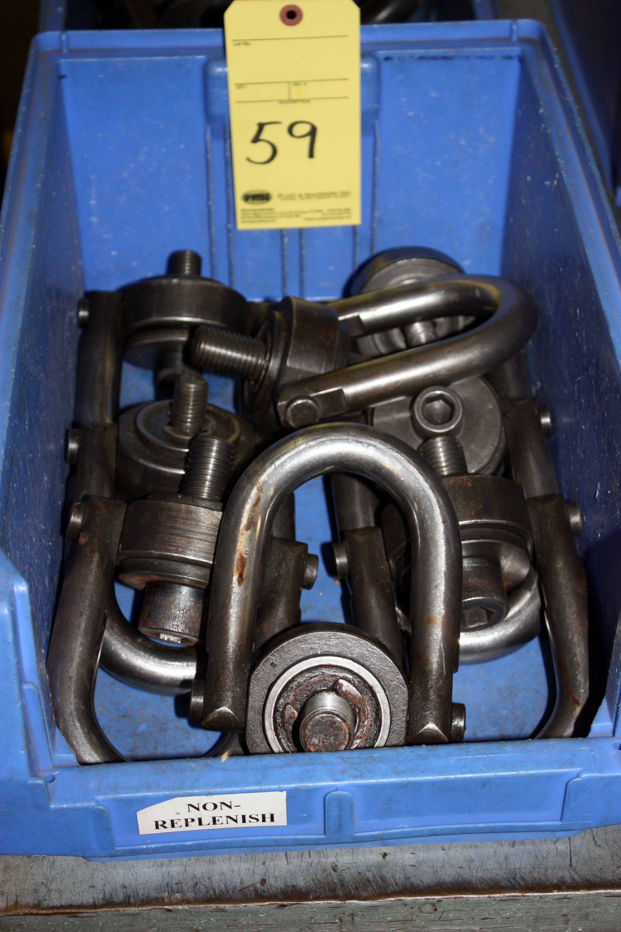 LOT OF SHACKLES, H.D., medium  (in one box)