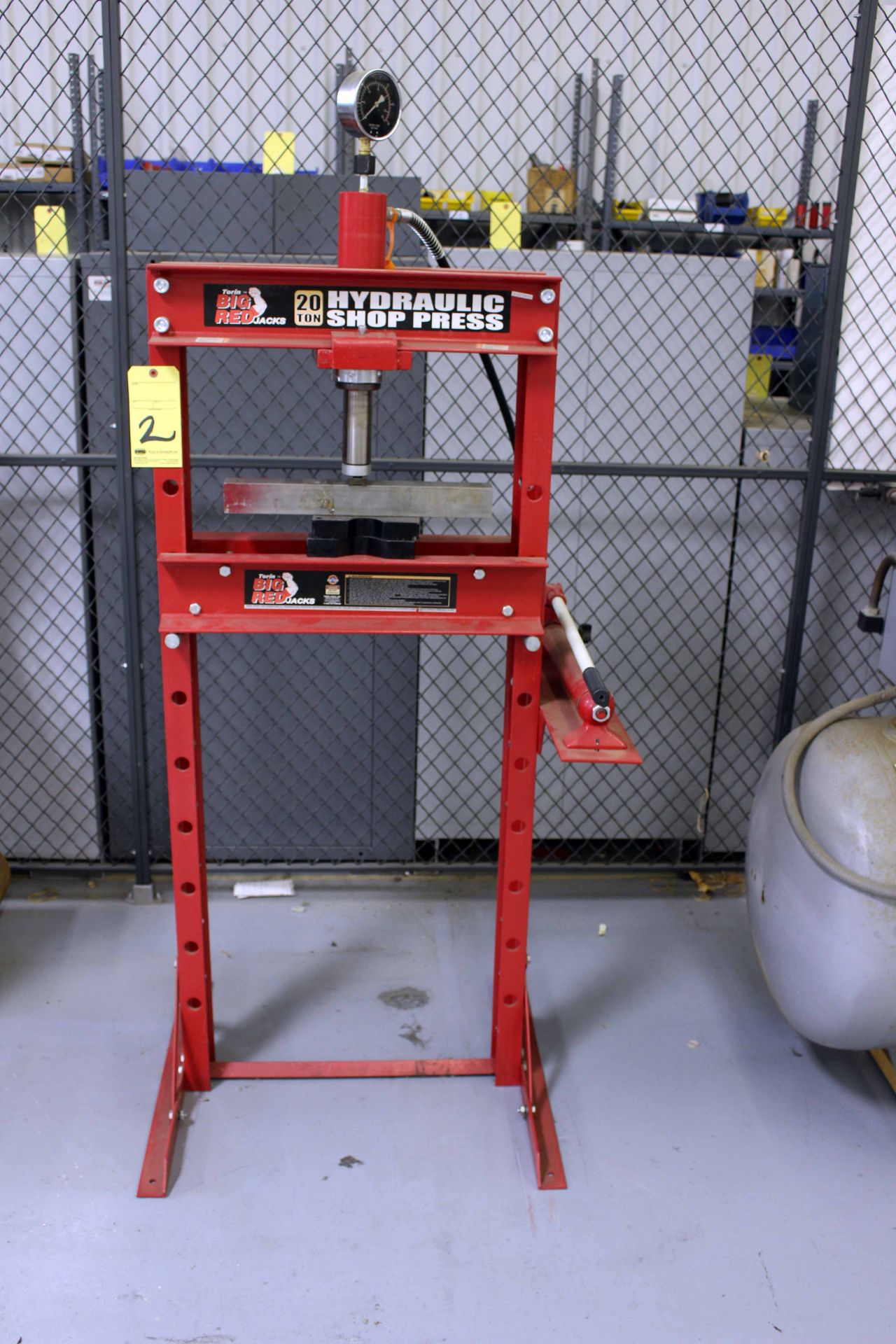 HYDRAULIC SHOP PRESS, TORIN BIG RED 20 T. CAP.