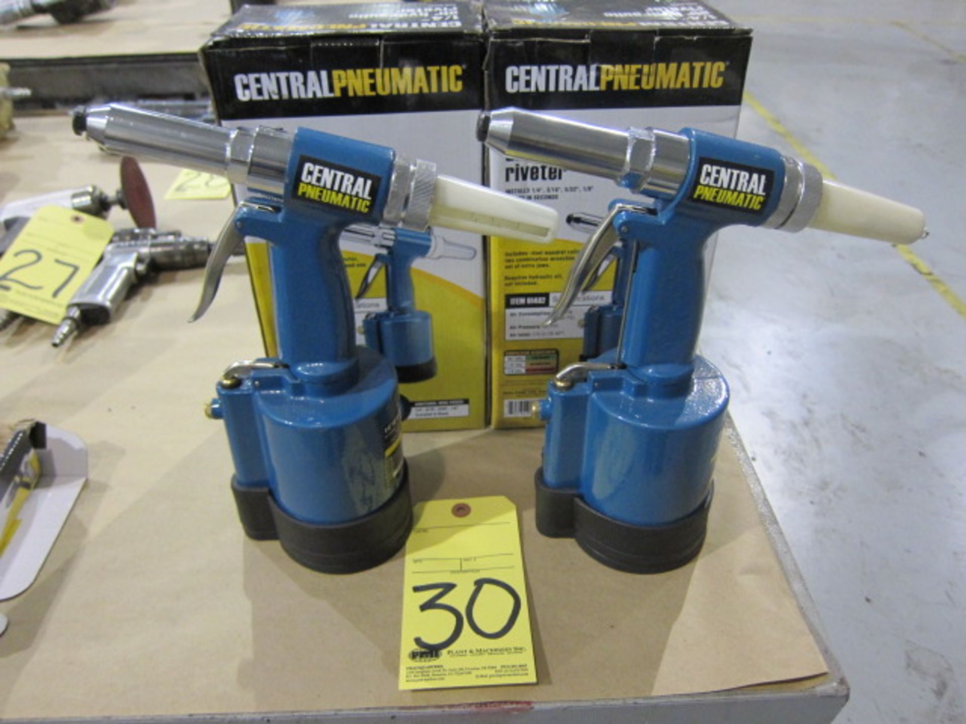 LOT OF HYDRAULIC AIR RIVETERS (2), CENTRAL PNEUMATIC 1/4"  (new)