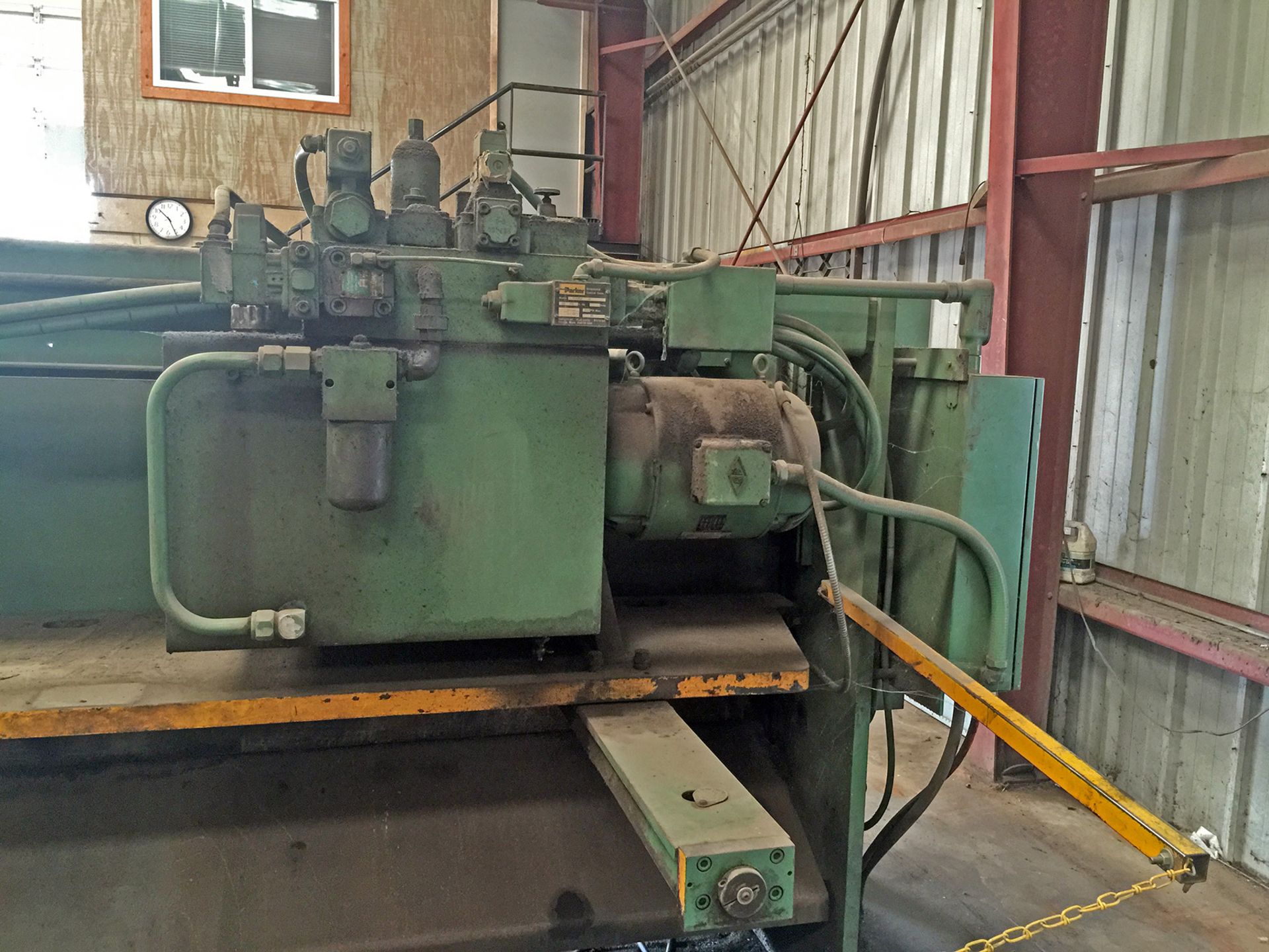 HYDRAULIC POWER SQUARING SHEAR, CINCINNATI 12' X 1/4" MDL. 2H12, 1/4" mile steel, 3/16" stainless, - Image 6 of 6