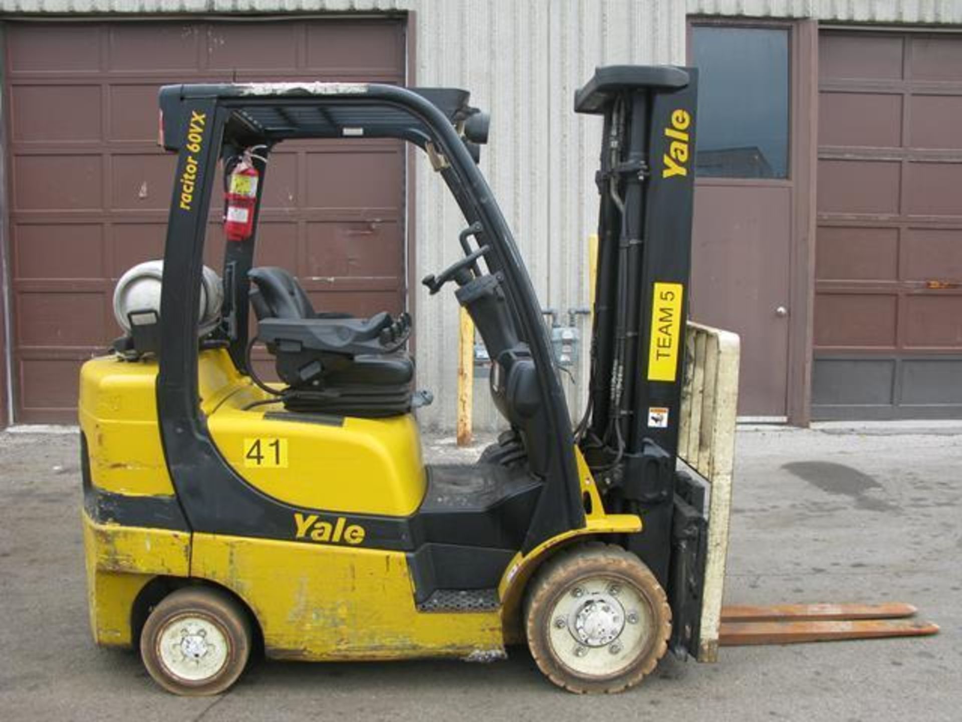 YALE, GLC060VX, 6,000 LBS., FORKLIFT - Image 2 of 9