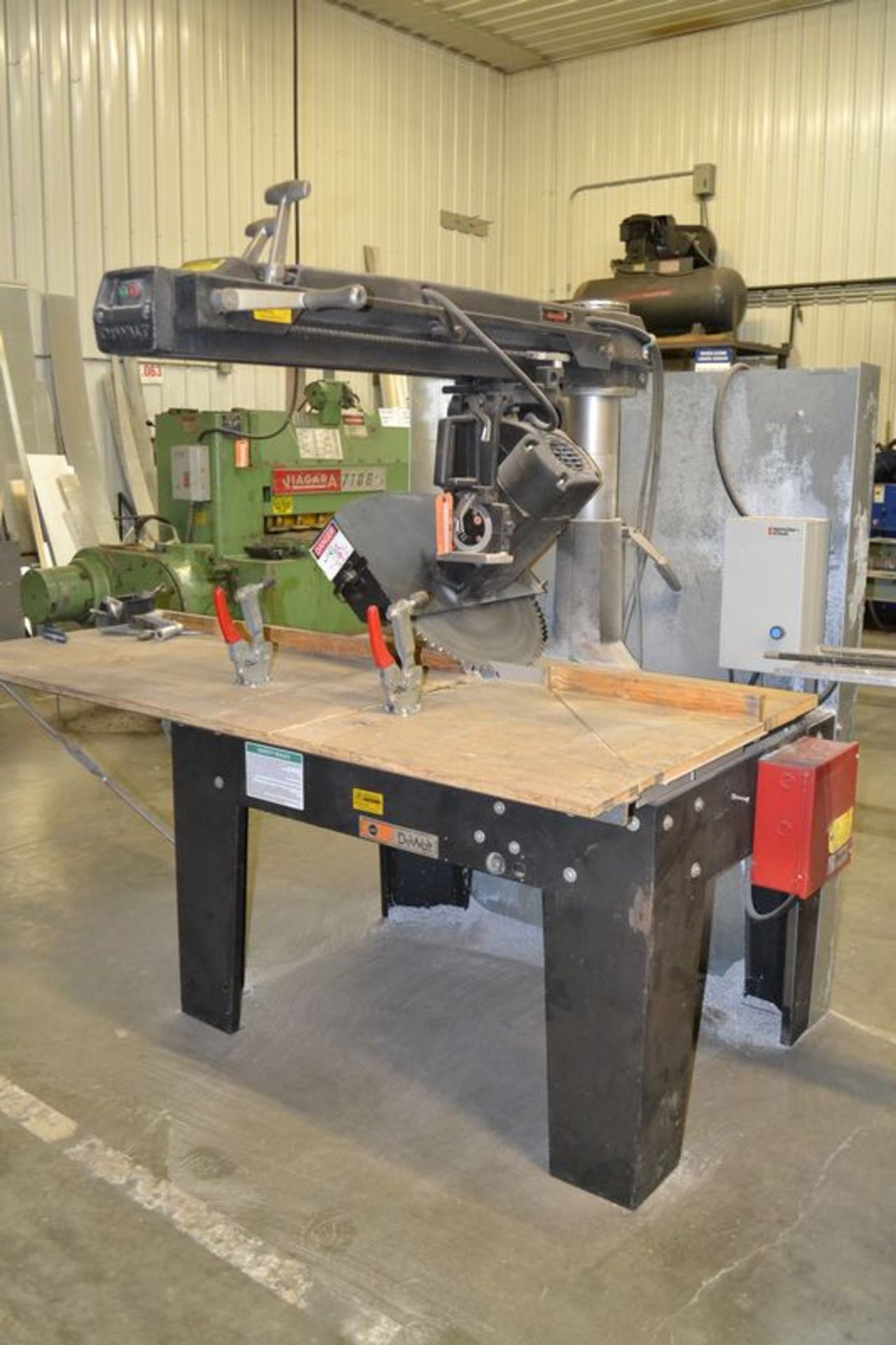 (2006) DEWALT 20 IN. RADIAL ARM SAW, S/N 84020024, 7-1/2 HP - Image 2 of 3