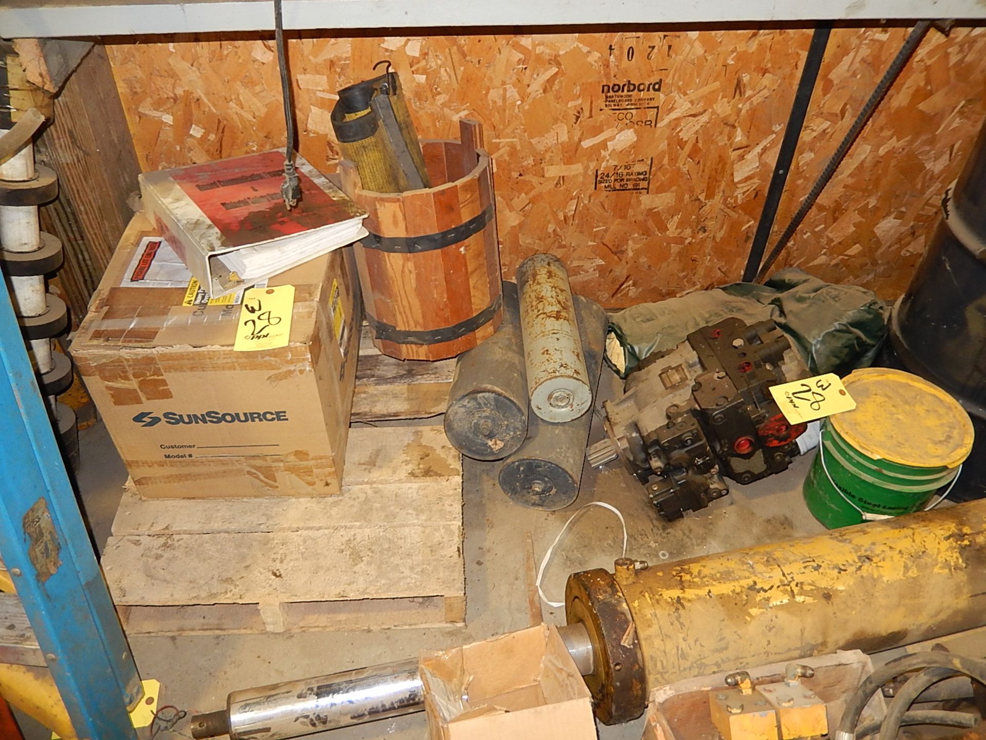 LOT: Assorted Cold Planer Parts & Inventory: Hydraulic Pumps, Crusher Parts, Mill Parts, Filters, - Image 11 of 13