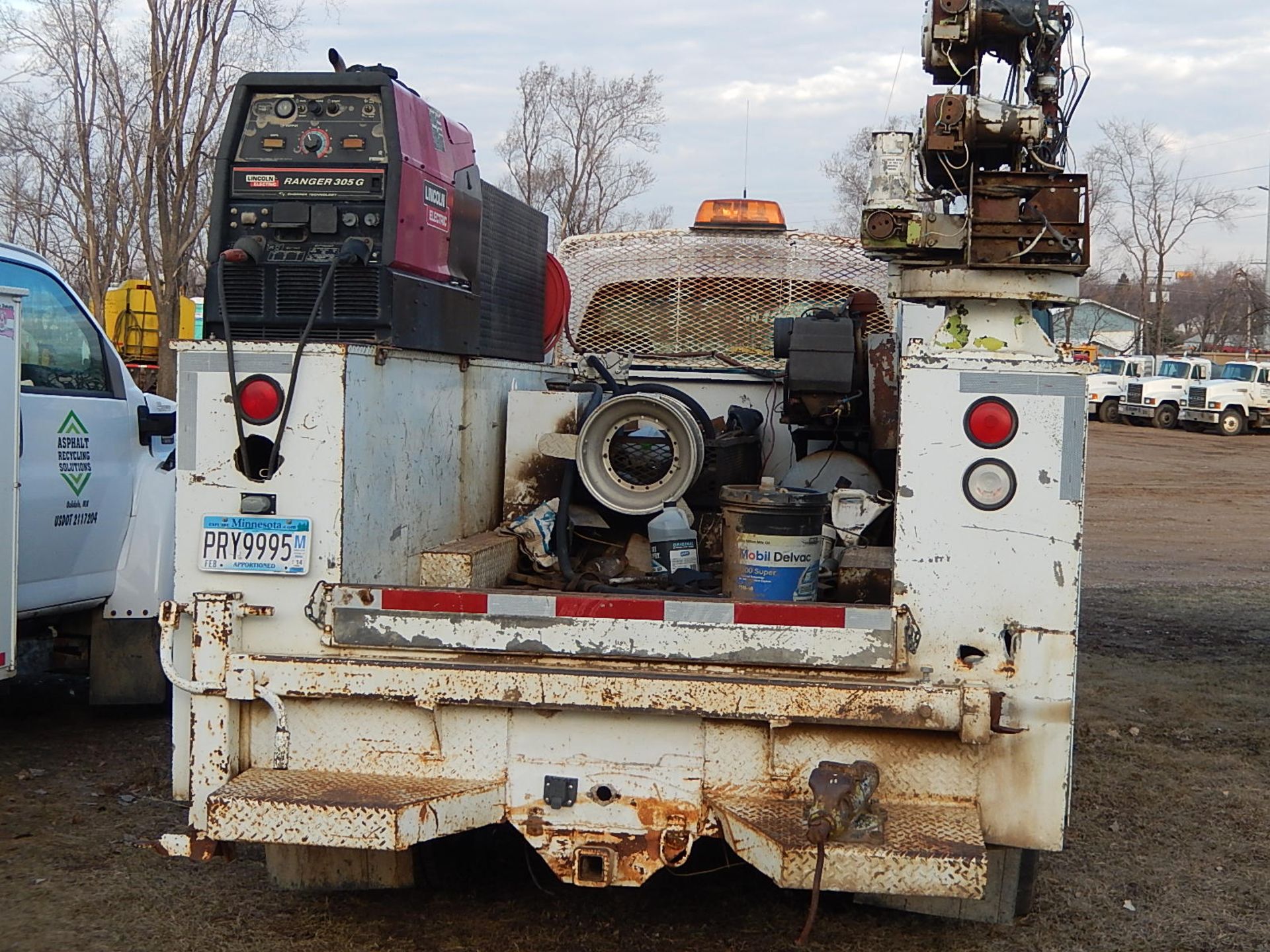 2006 Chevrolet 4x2 Single-Axle Mechanic’s Truck Model C-5500, VIN 1GBE5C1236F401173, 96,176 miles, - Image 3 of 5