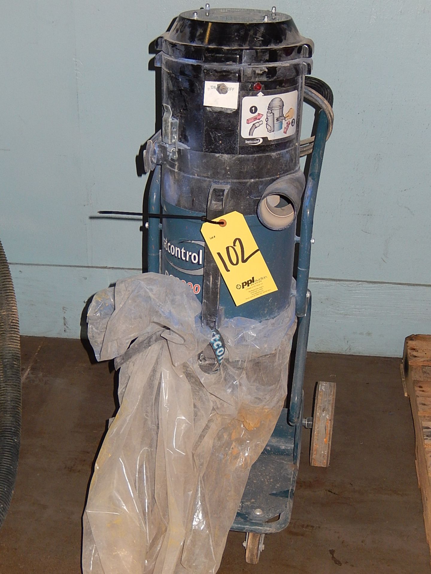 Dust Control Model DC2800-C, S/N 2560677