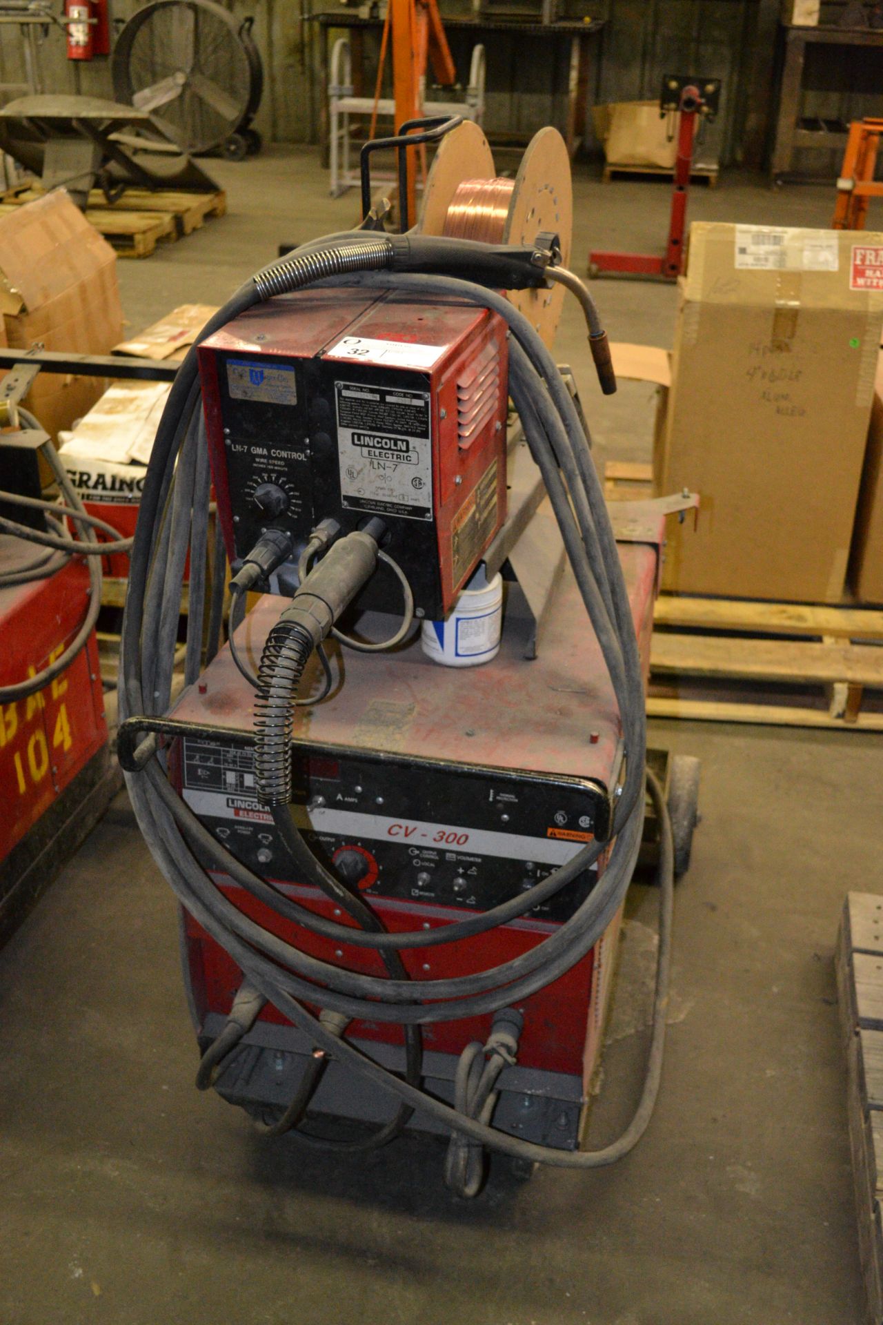 Lincoln CV-300 welder, with Lincoln LN-7 wire feeder  SN: H1950908138