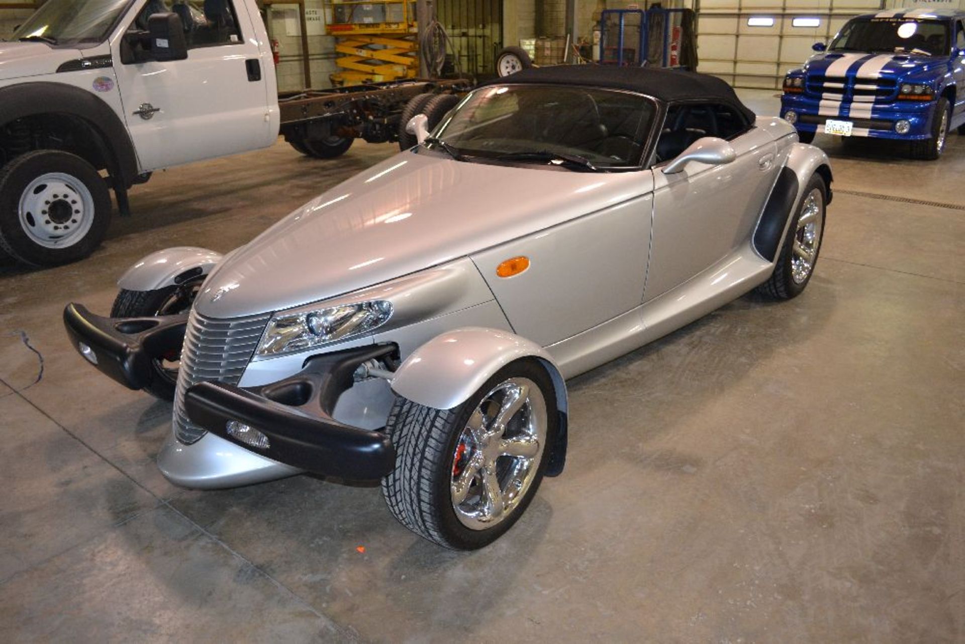 2000 Prowler, 8551 miles,   silver, V6, 255 hp., automatic, convertible, wheels re-chromed, calipers